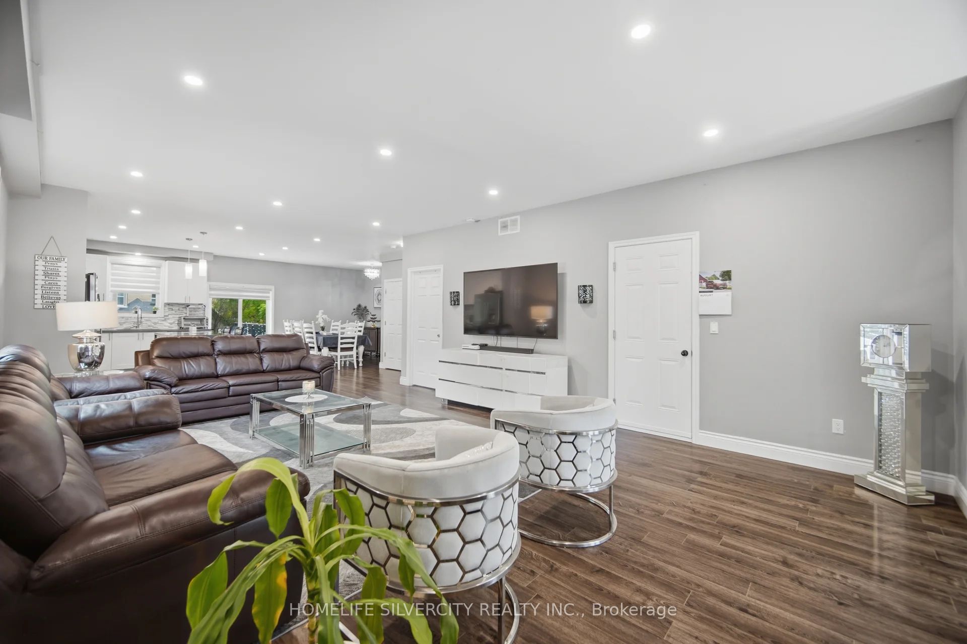 165 St Andrews Street W Property Photo 8