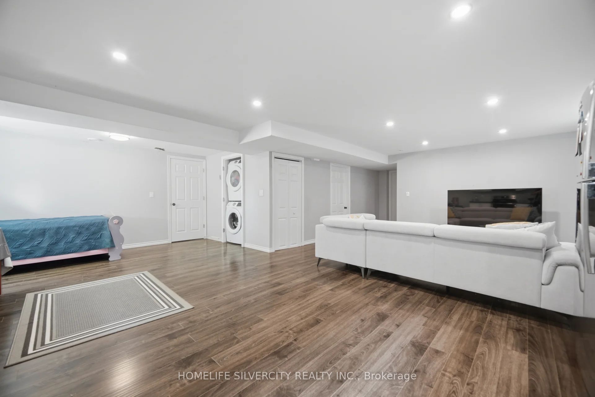 165 St Andrews Street W Property Photo 26