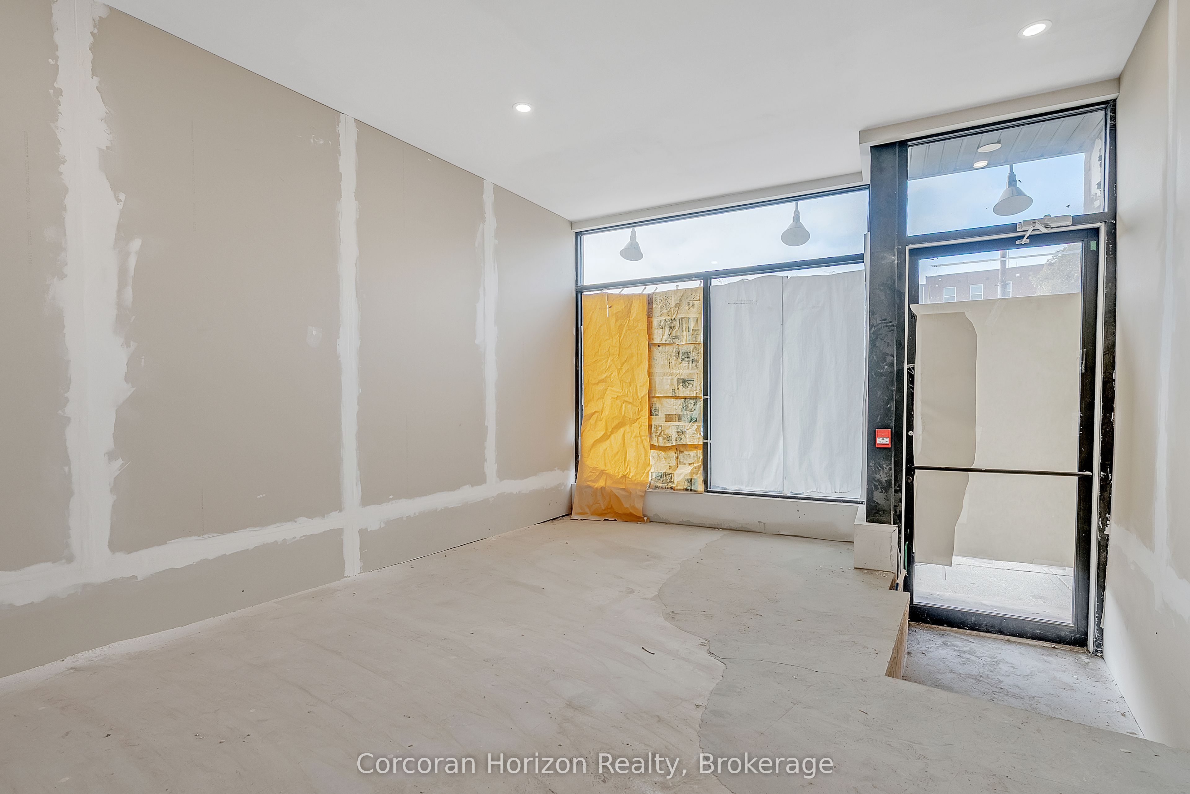 475 King Street E Property Photo 4
