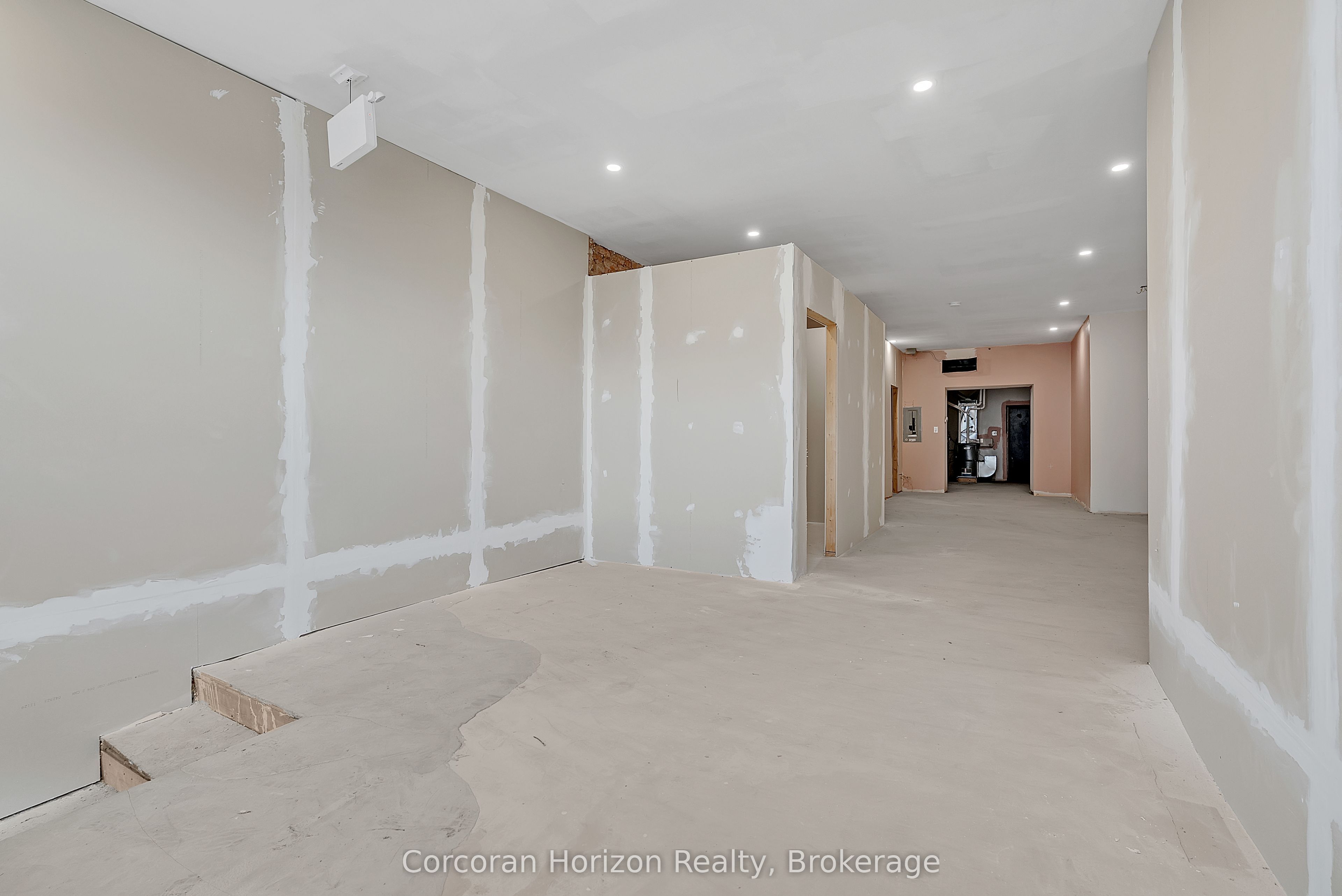 475 King Street E Property Photo 5