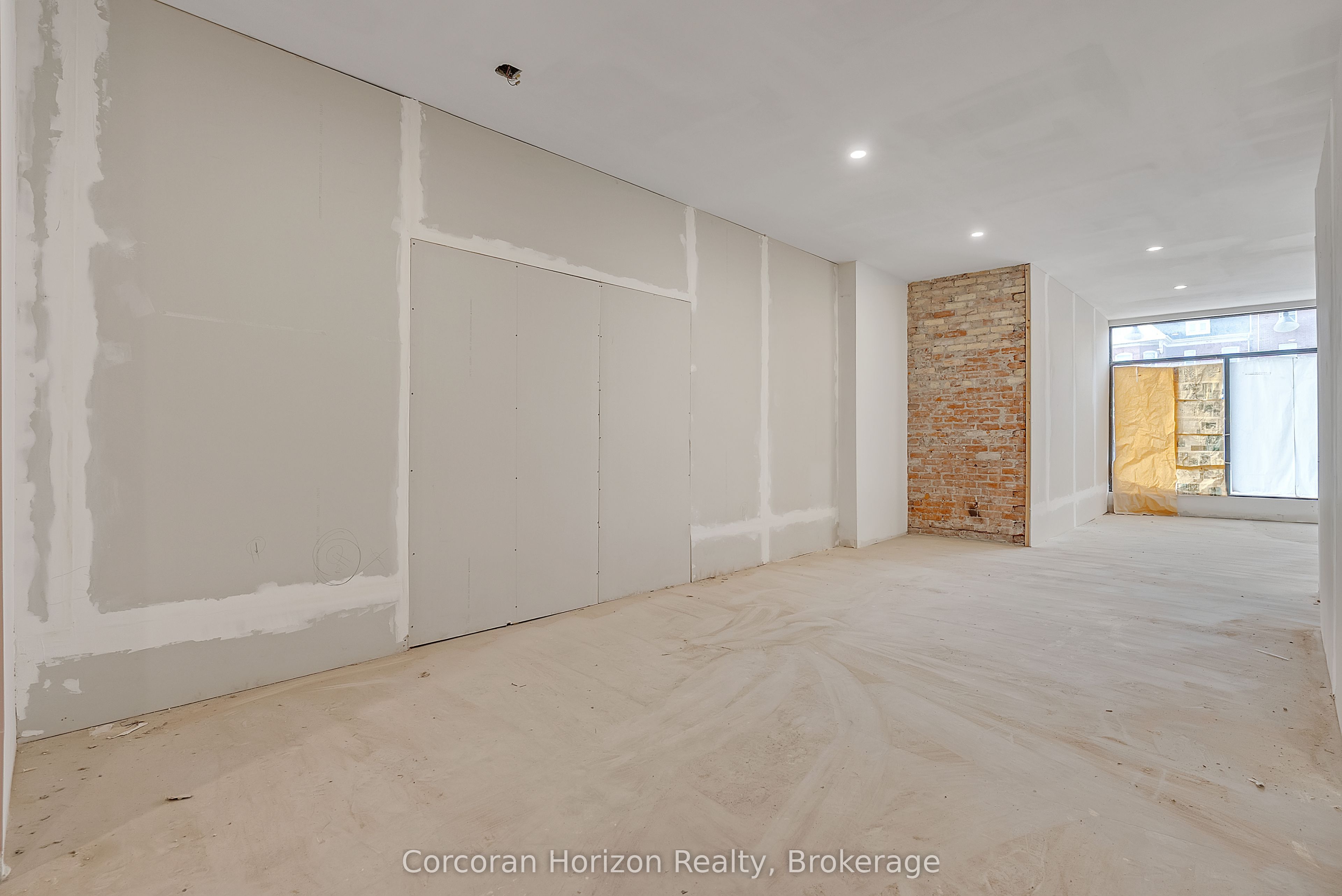 475 King Street E Property Photo 7