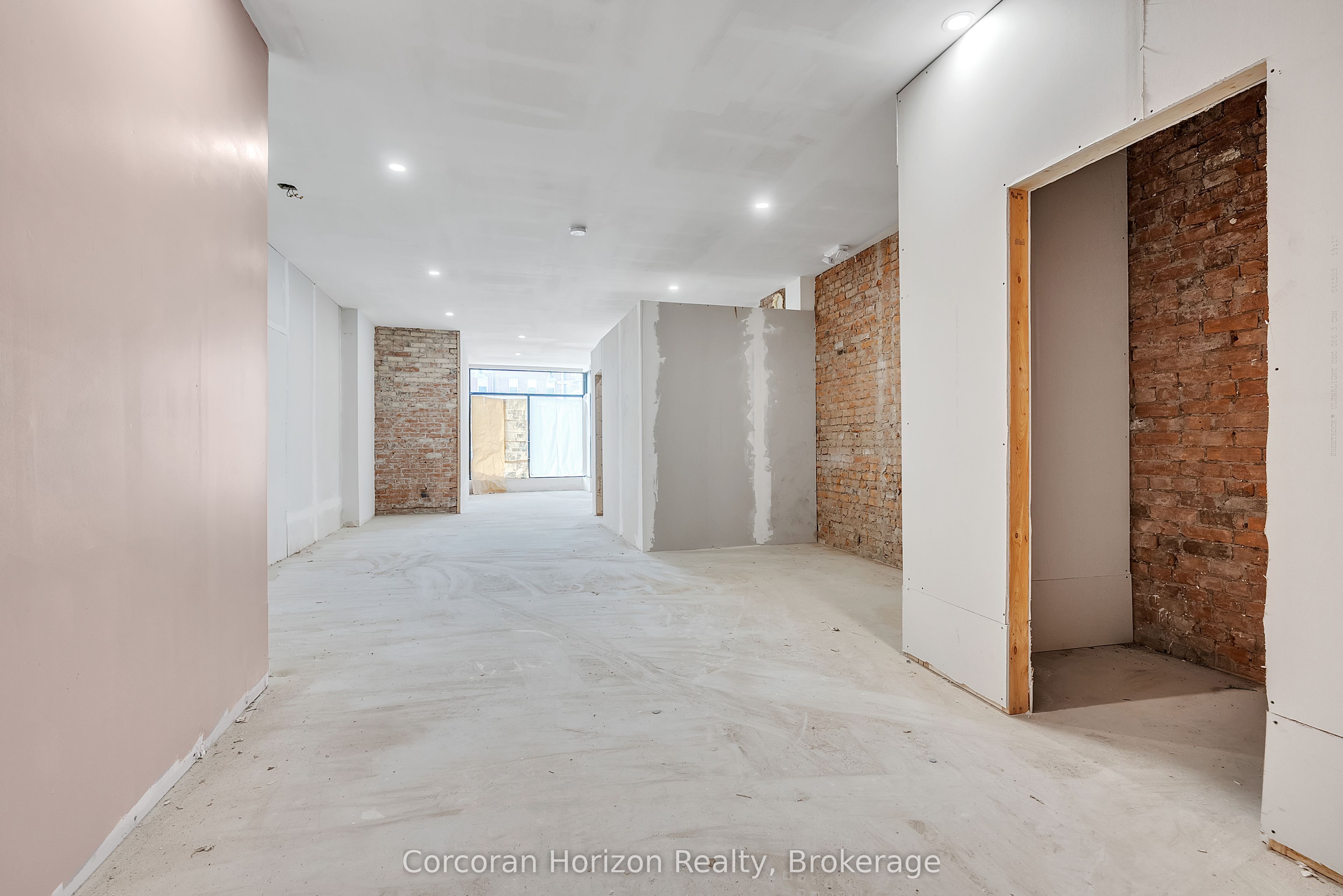 475 King Street E Property Photo 10