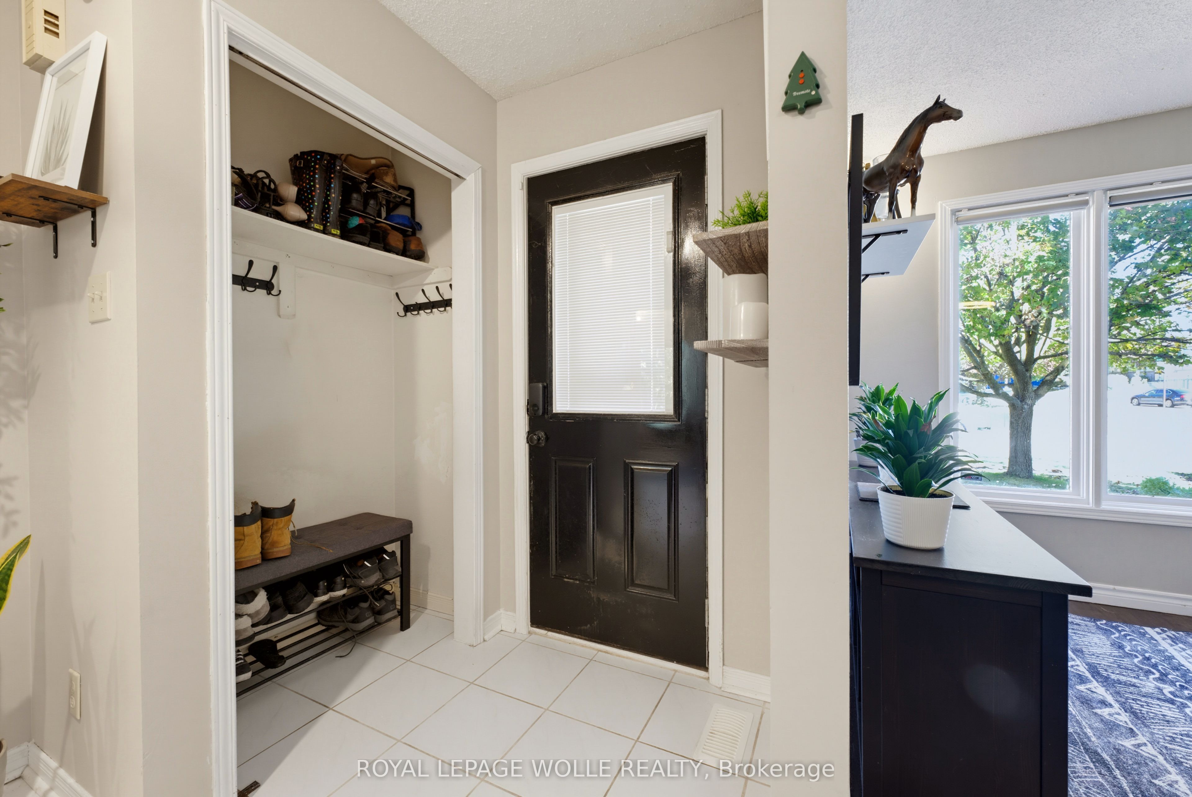 74 Stirling Macgregor Drive Property Photo 4
