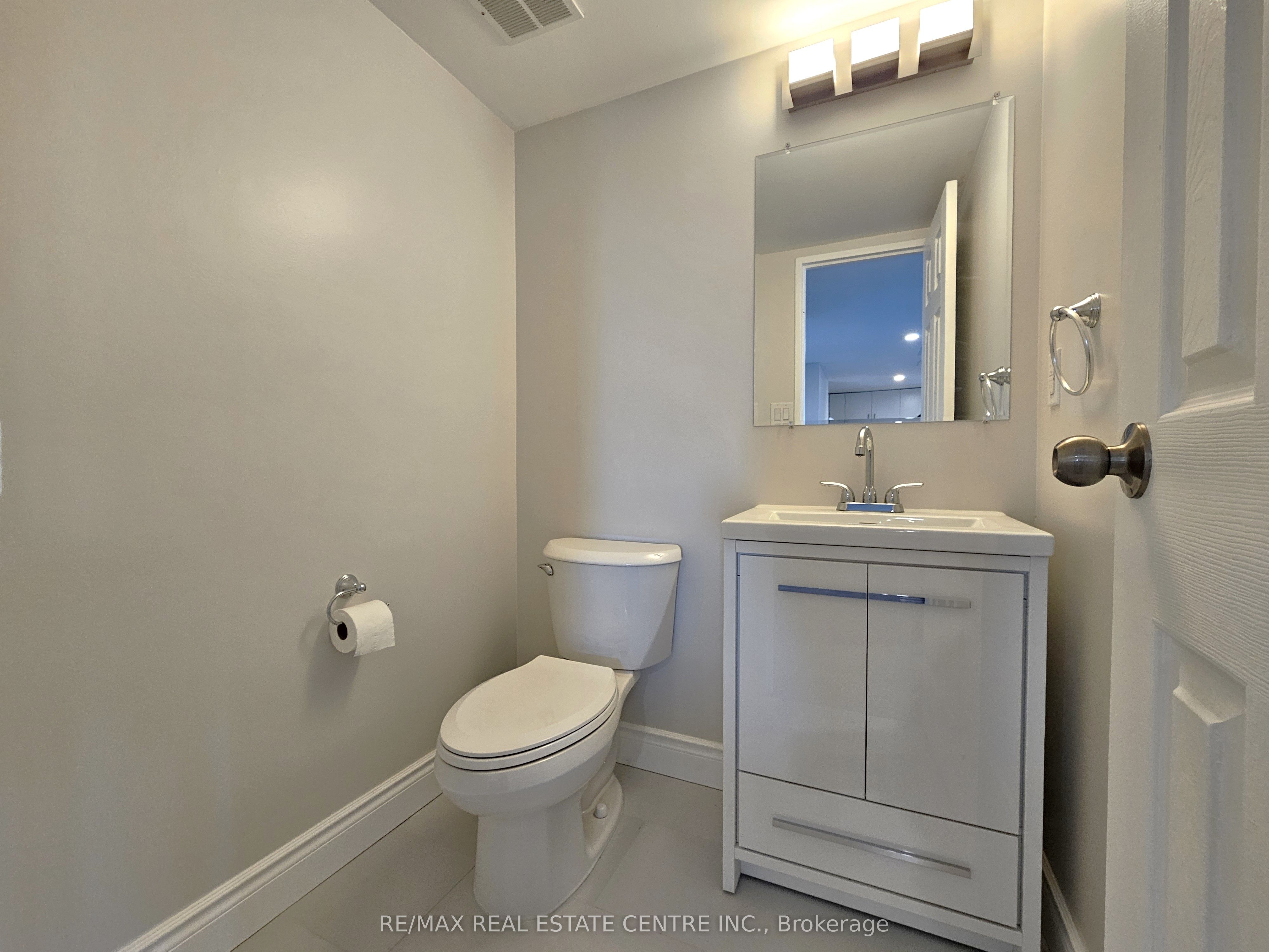 260 Sheldon Avenue N 508 Property Photo 3