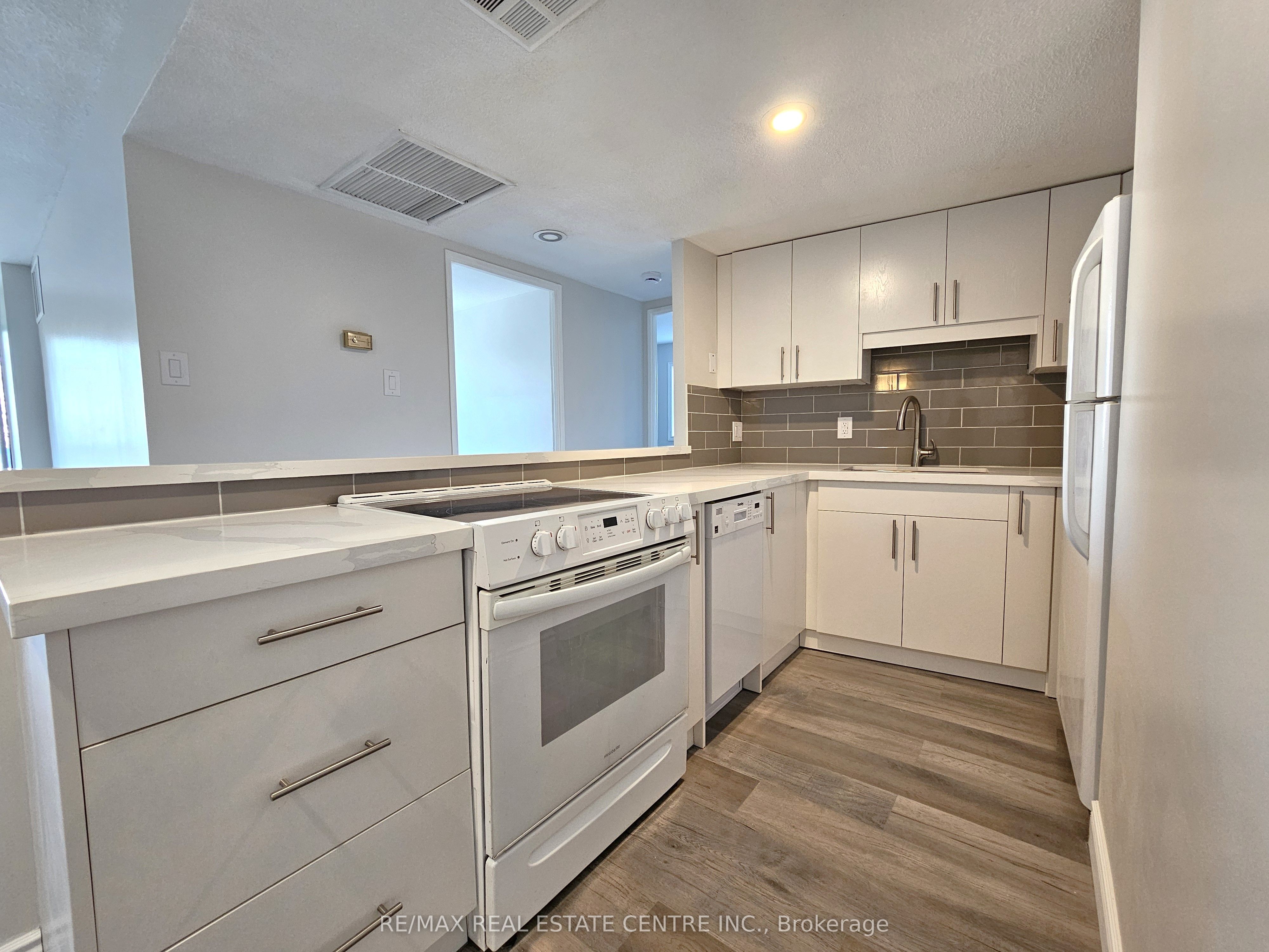 260 Sheldon Avenue N 508 Property Photo 5