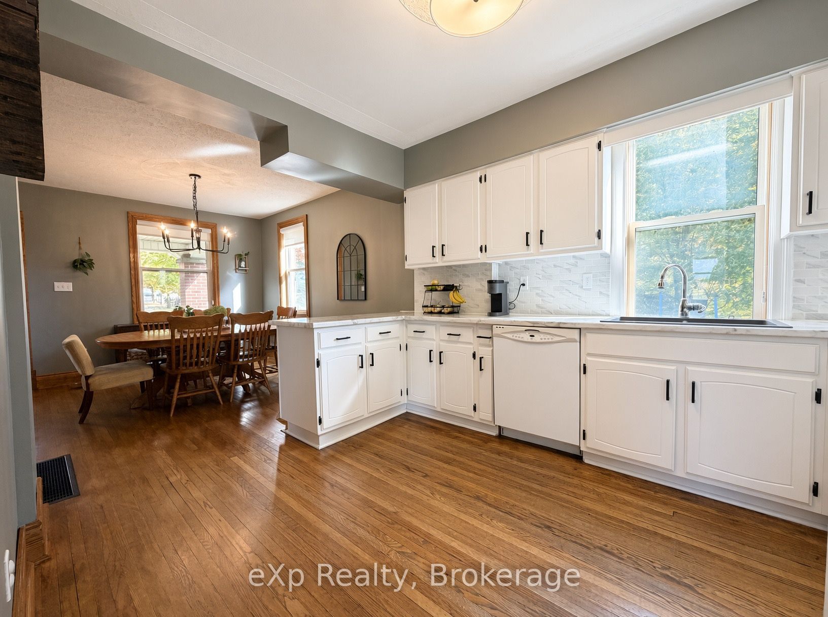 99 6 Concession Property Photo 6