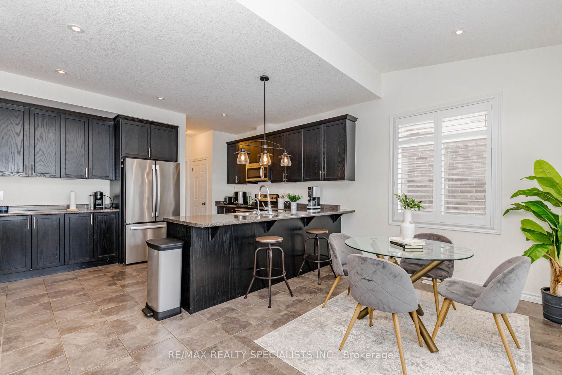 117 Norma Crescent Main & Upper Property Photo 15