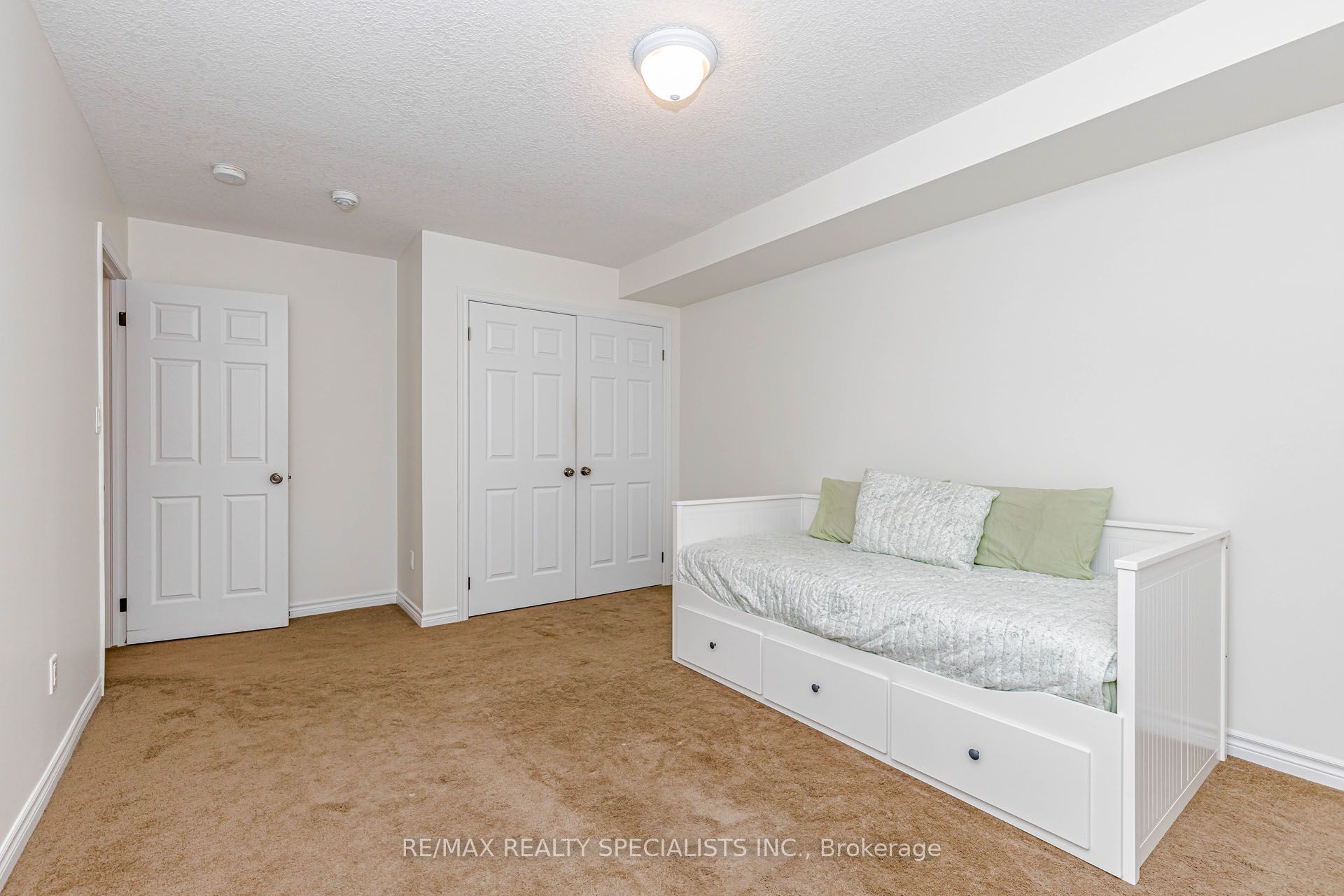 117 Norma Crescent Main & Upper Property Photo 27