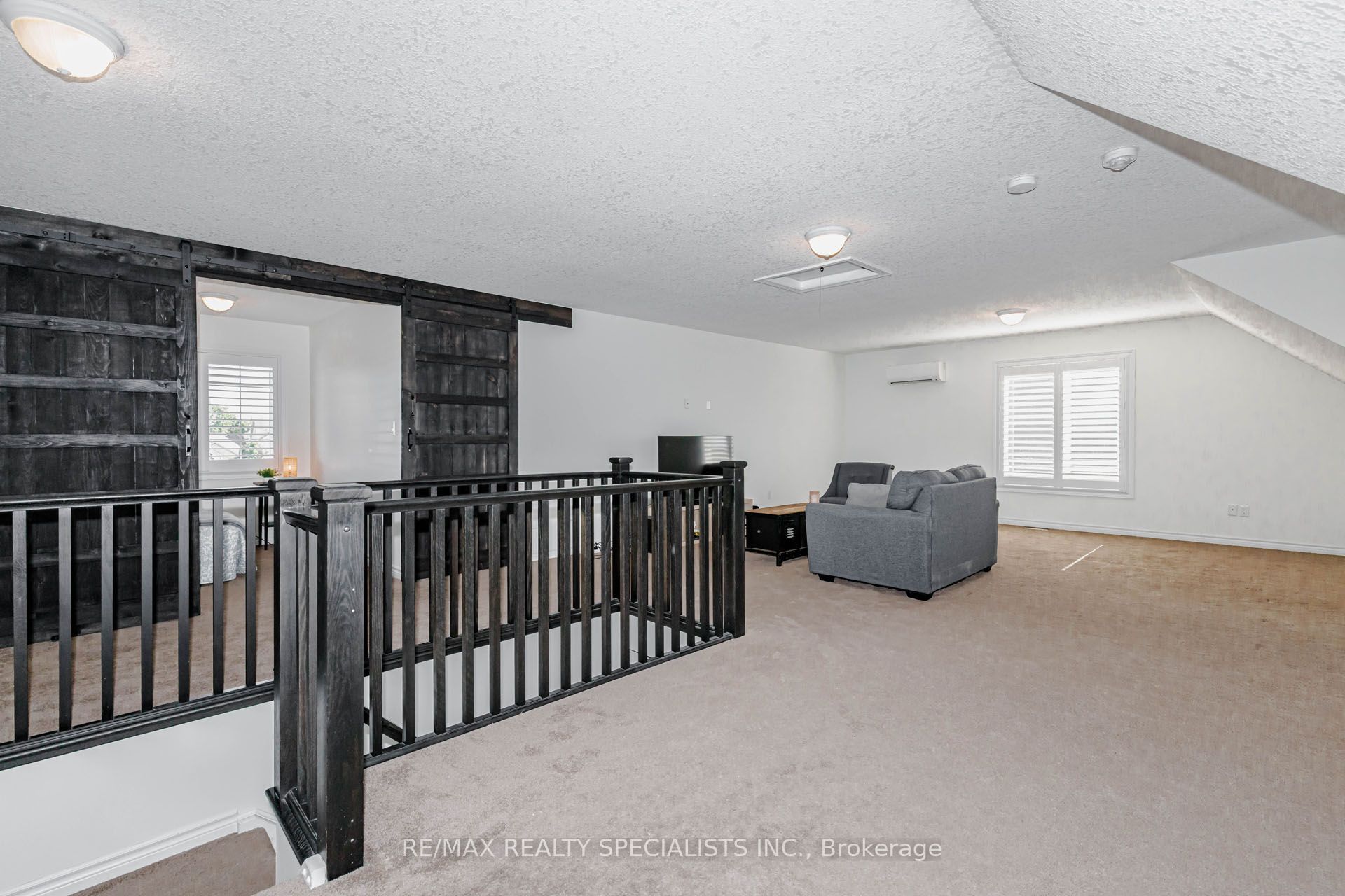 117 Norma Crescent Main & Upper Property Photo 28