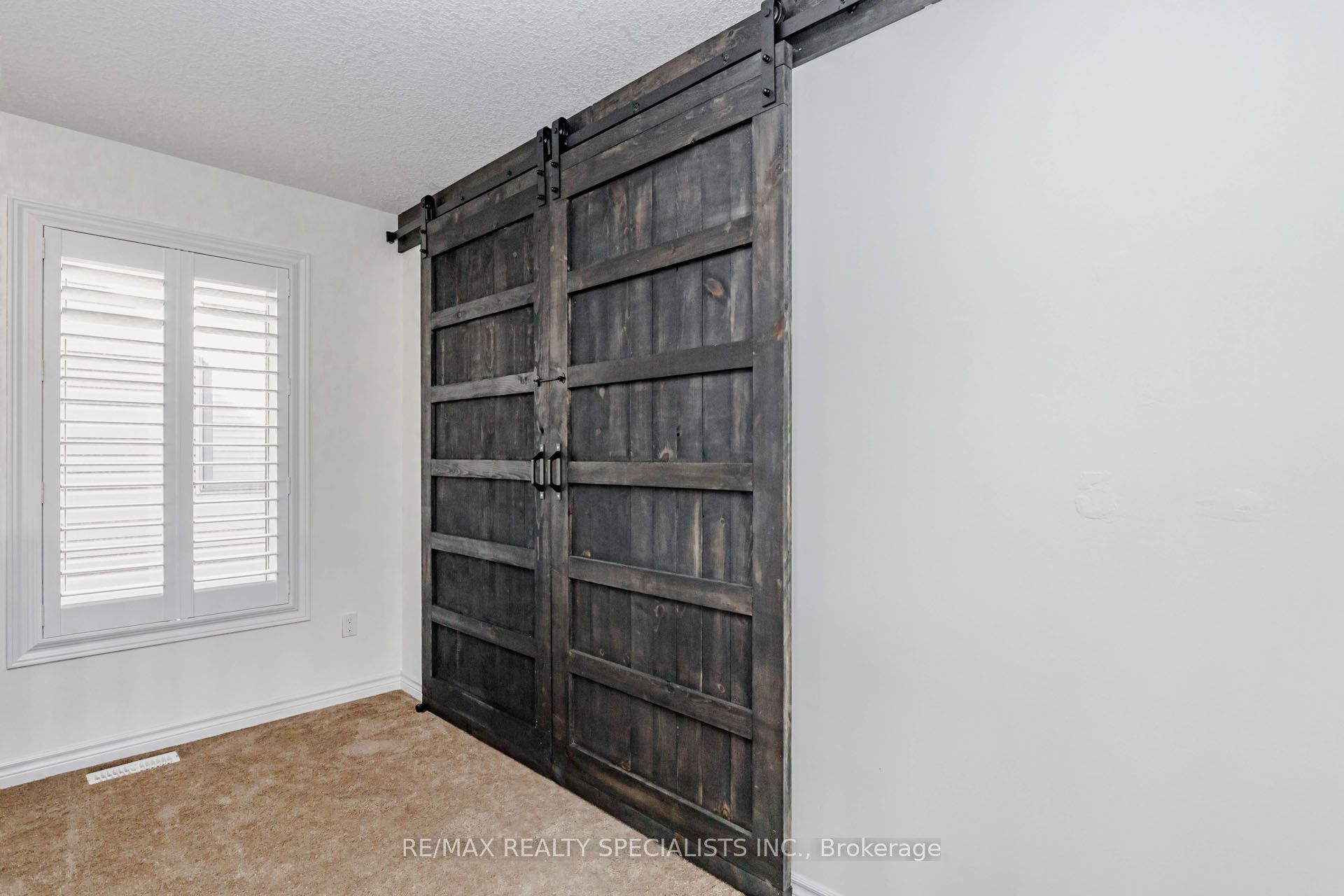 117 Norma Crescent Main & Upper Property Photo 31