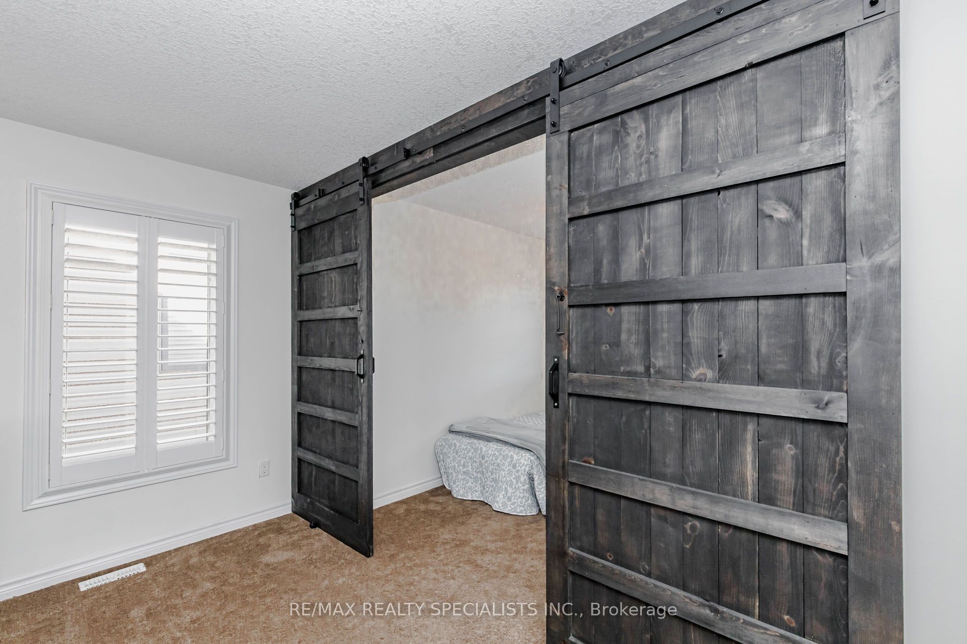 117 Norma Crescent Main & Upper Property Photo 32