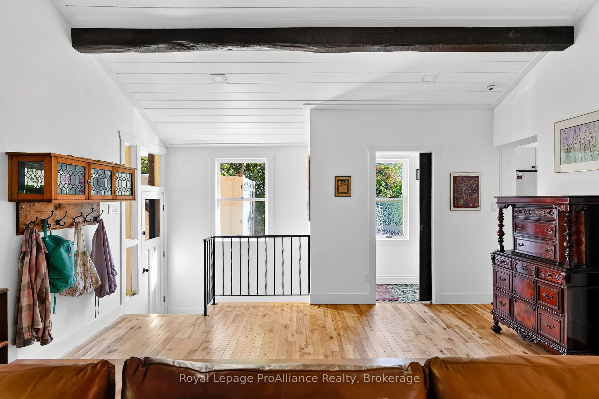 174 University Avenue W Property Photo 20