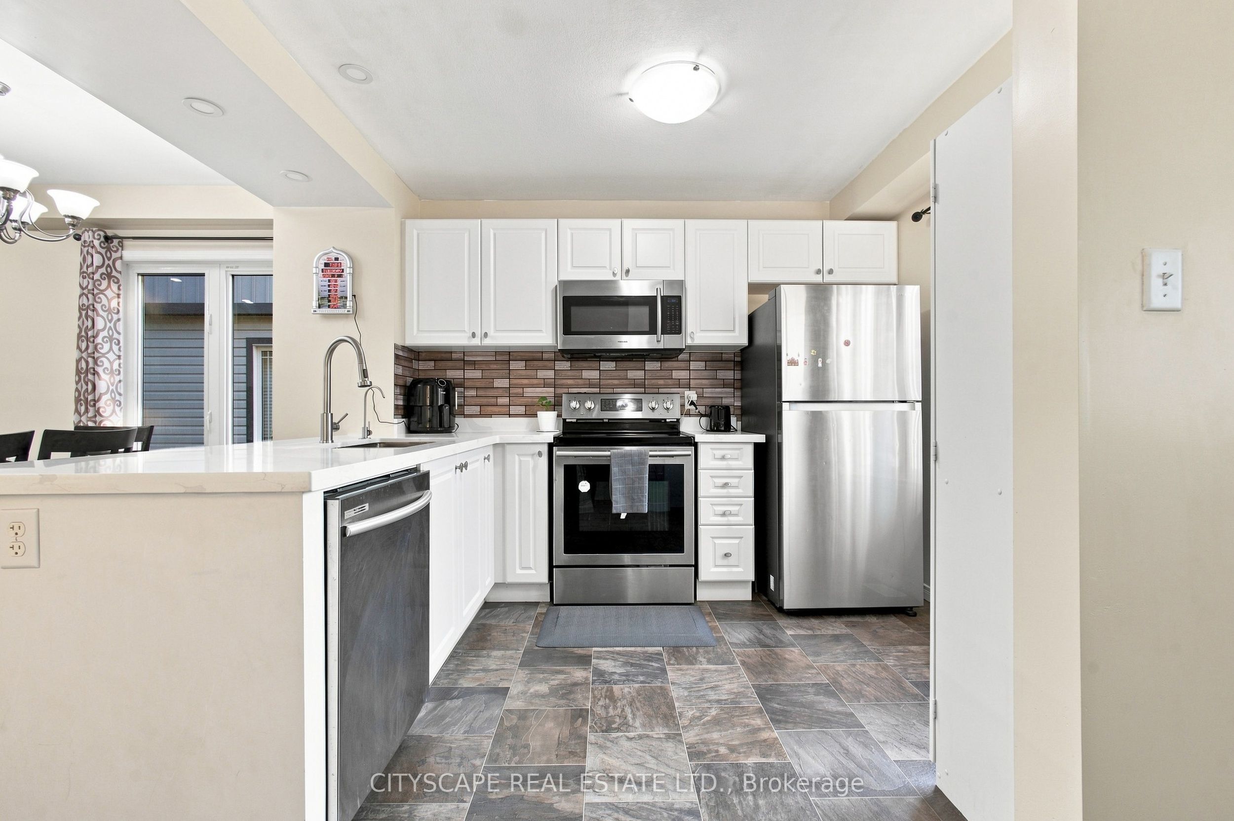 350 Dundas Street S 37 Property Photo 6