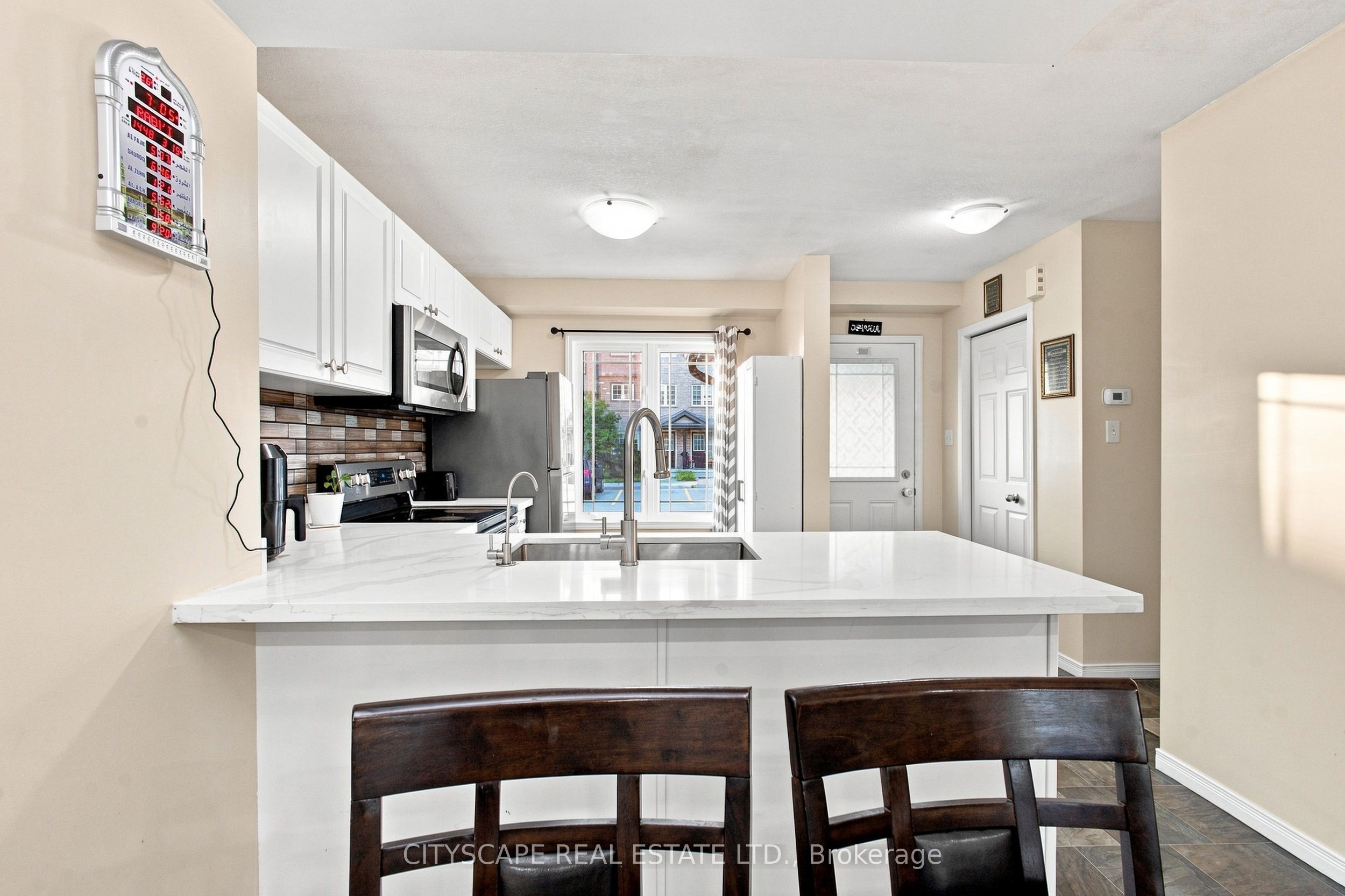 350 Dundas Street S 37 Property Photo 8