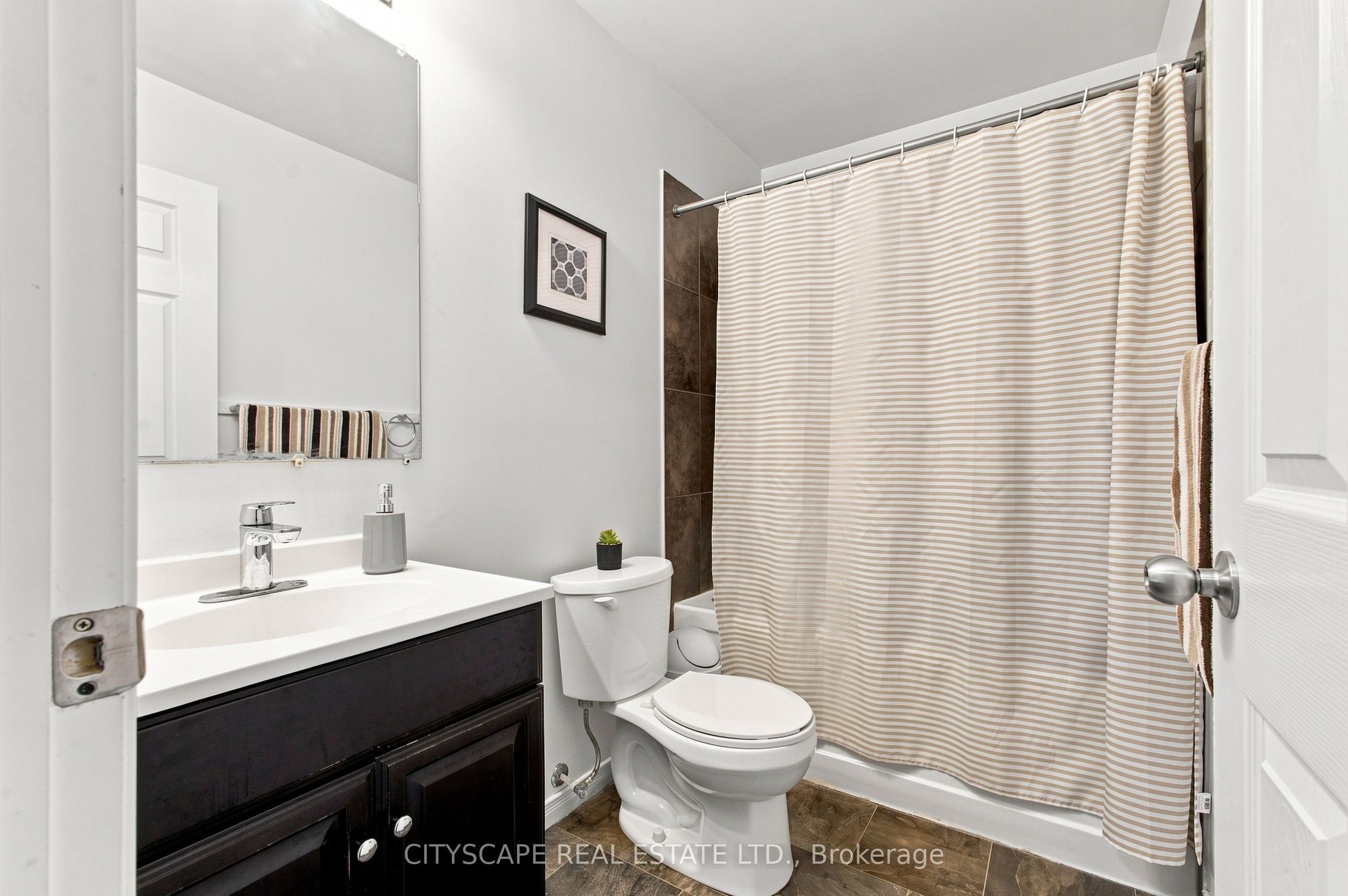 350 Dundas Street S 37 Property Photo 21