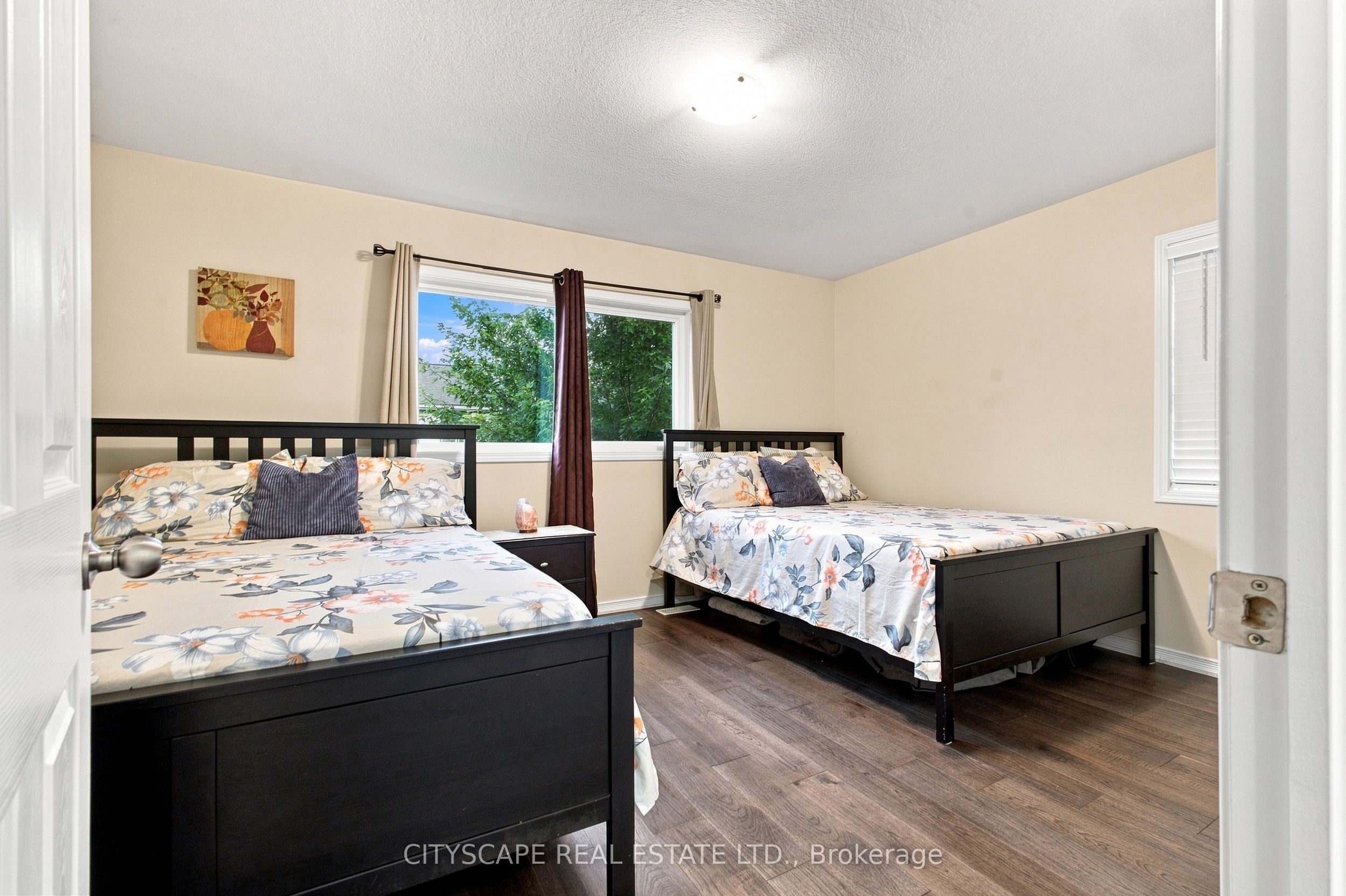 350 Dundas Street S 37 Property Photo 22