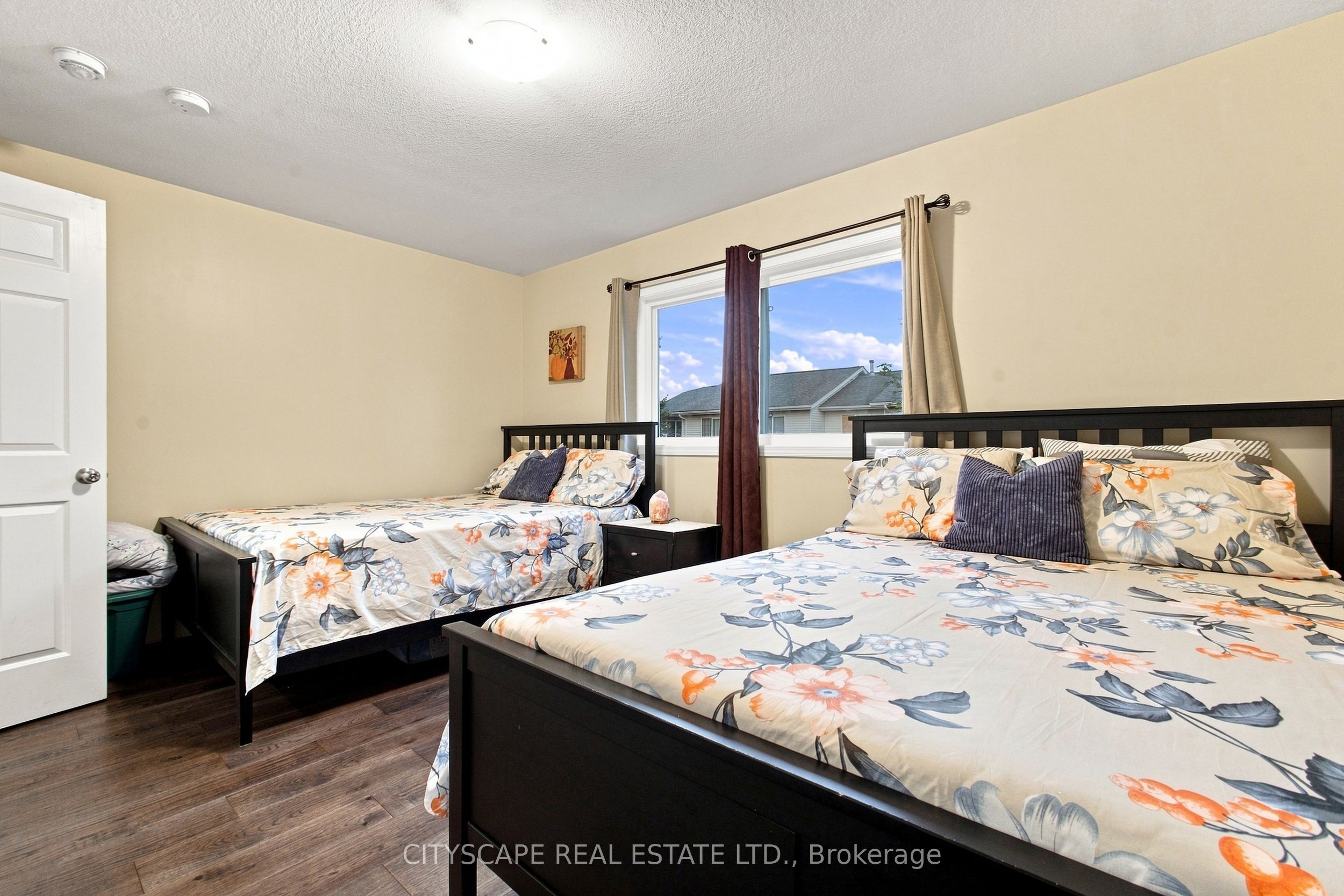 350 Dundas Street S 37 Property Photo 24