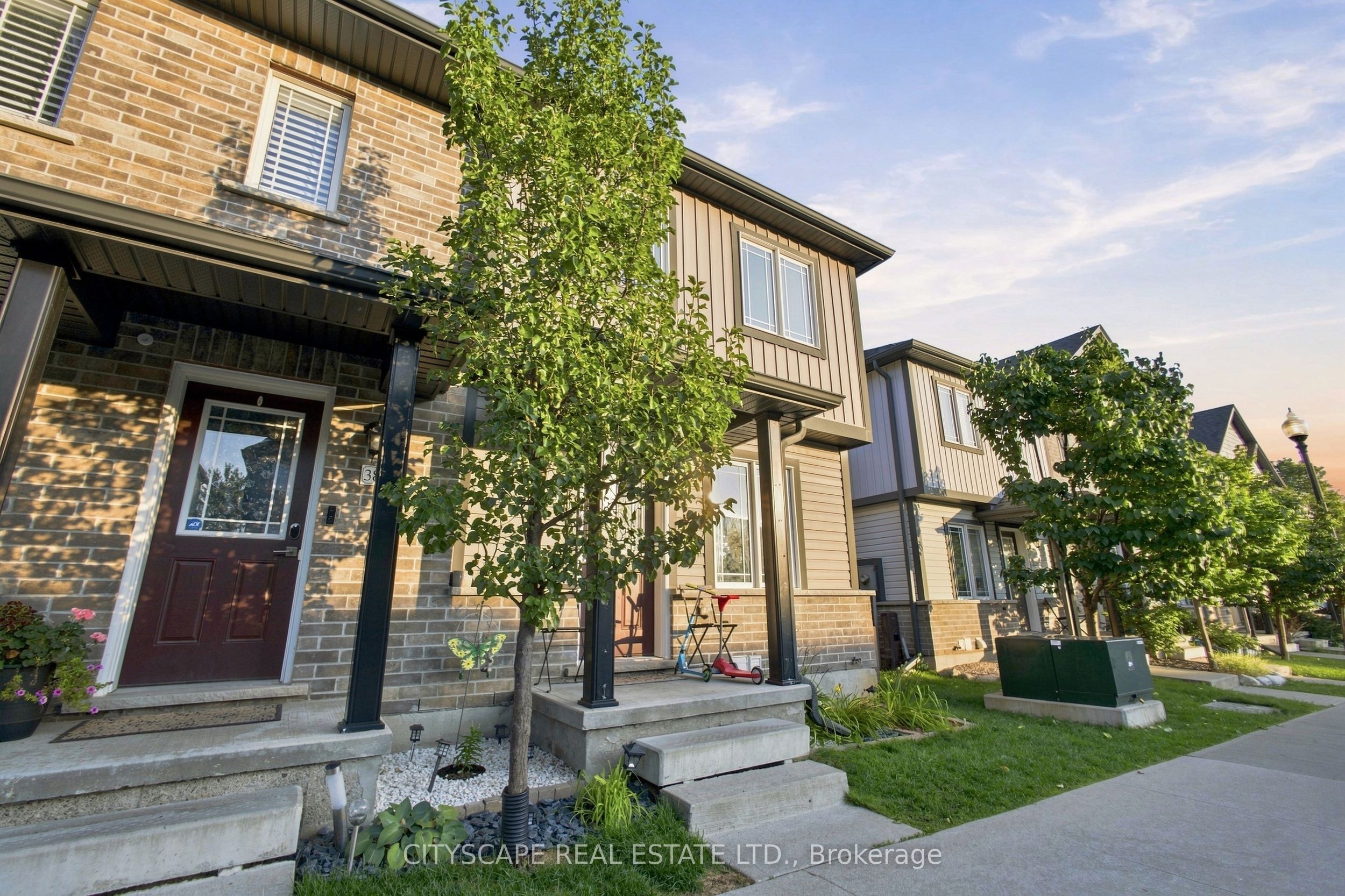 350 Dundas Street S 37 Property Photo 43
