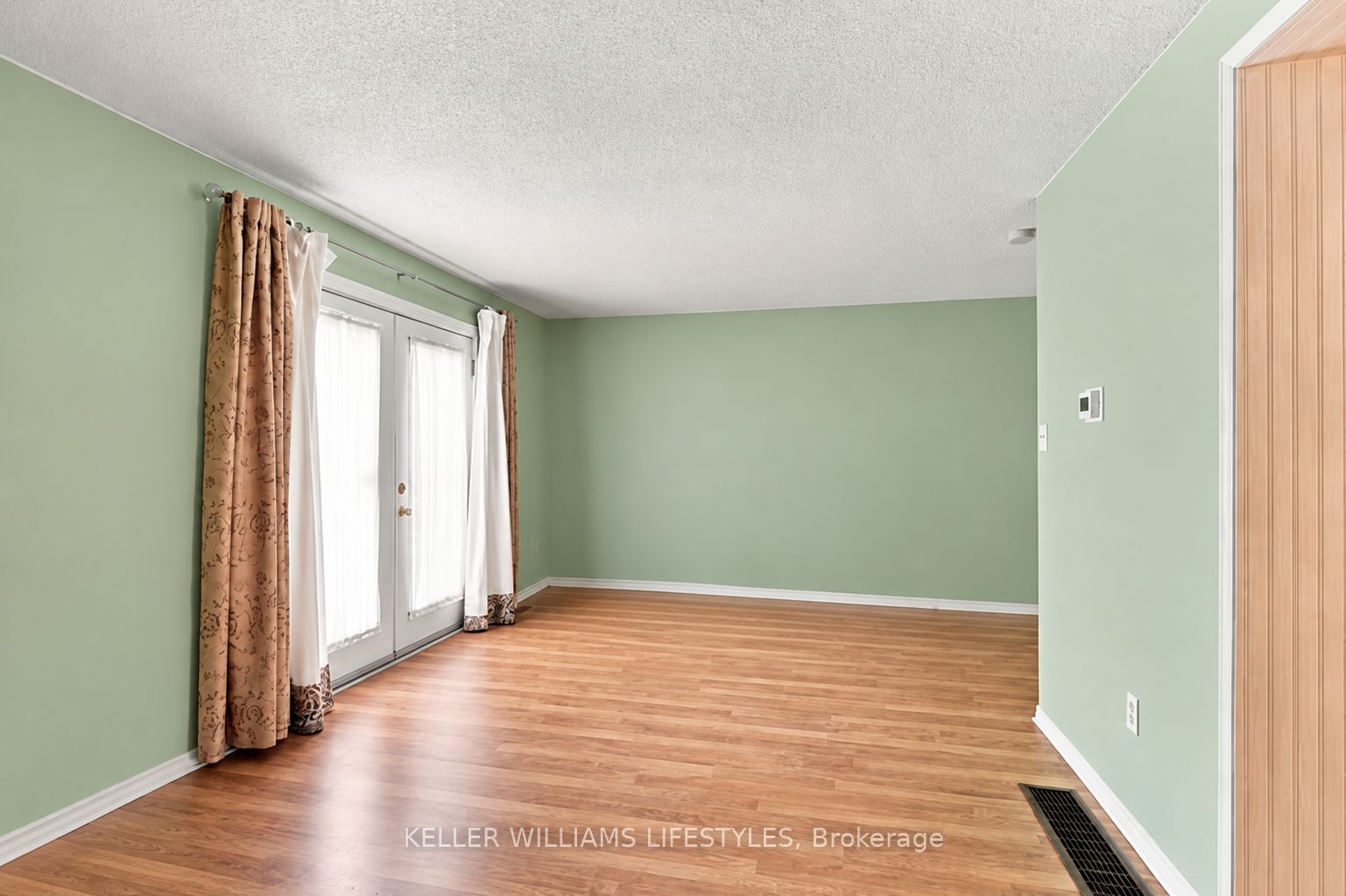 511 Admiral Drive 59 Property Photo 10