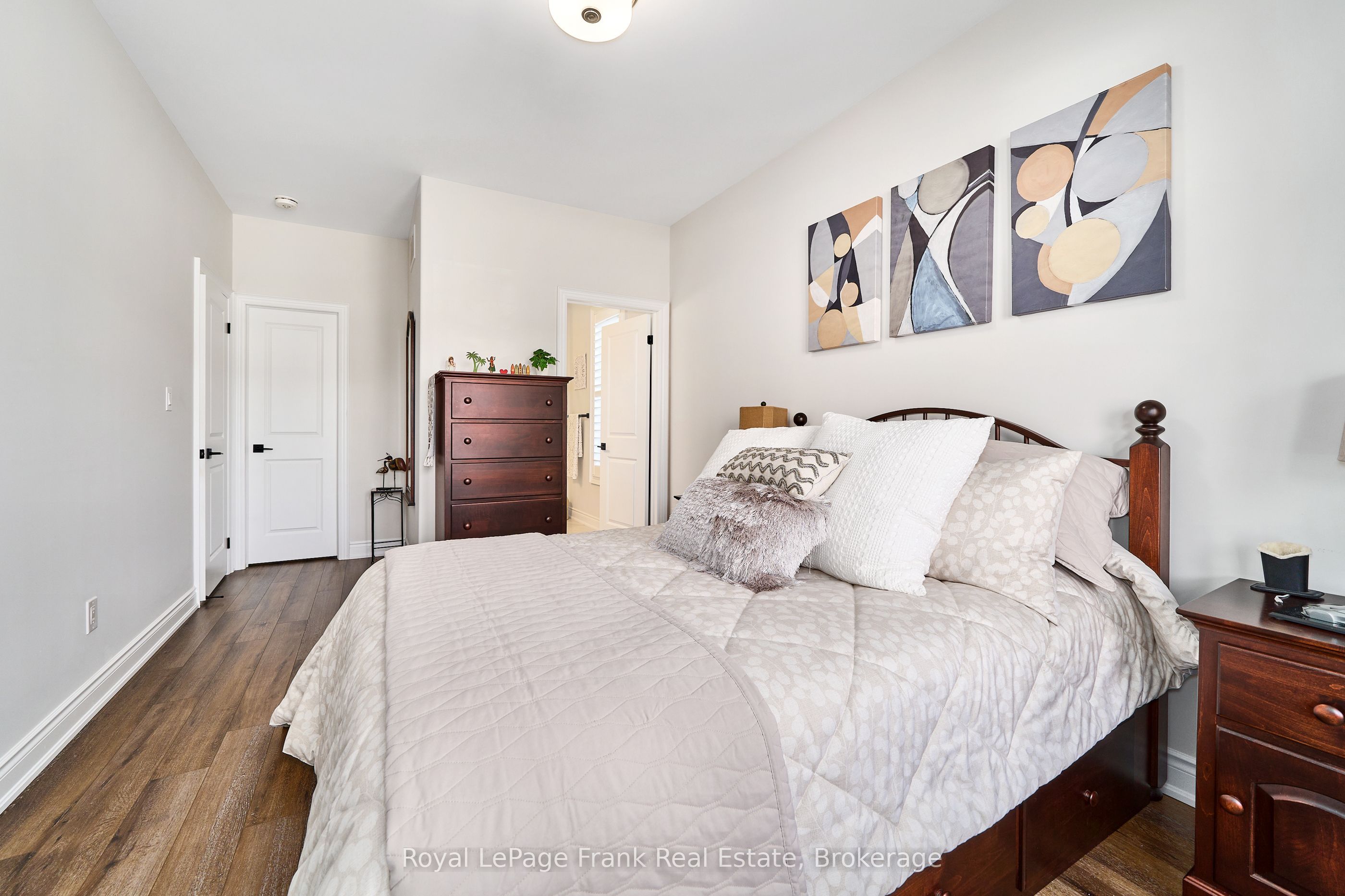 11 Drummond Street Property Photo 27