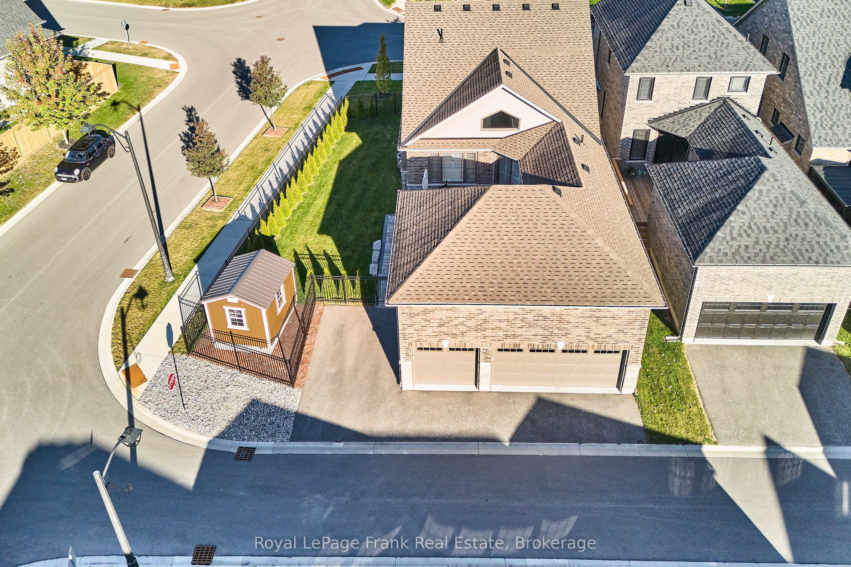 11 Drummond Street Property Photo 42