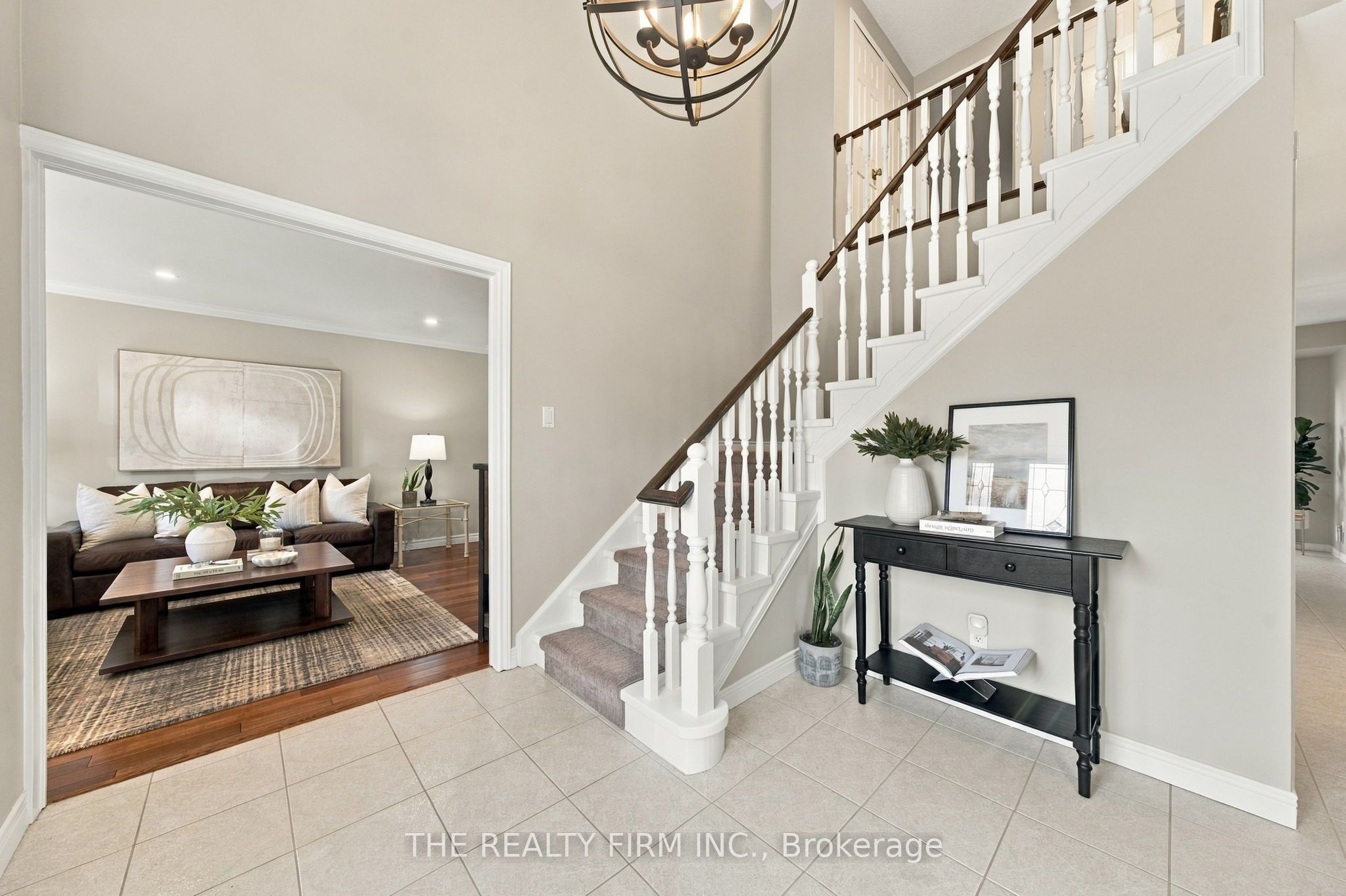 43 Fairlane Crescent Property Photo 2