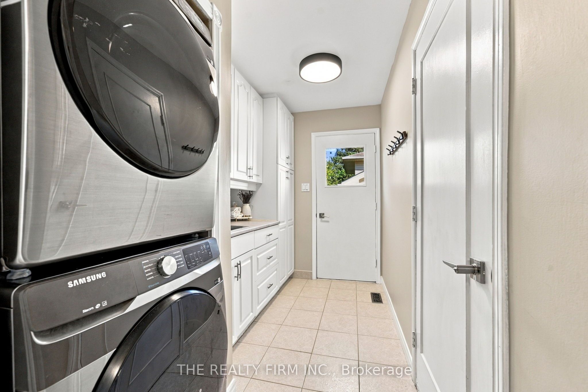 43 Fairlane Crescent Property Photo 17