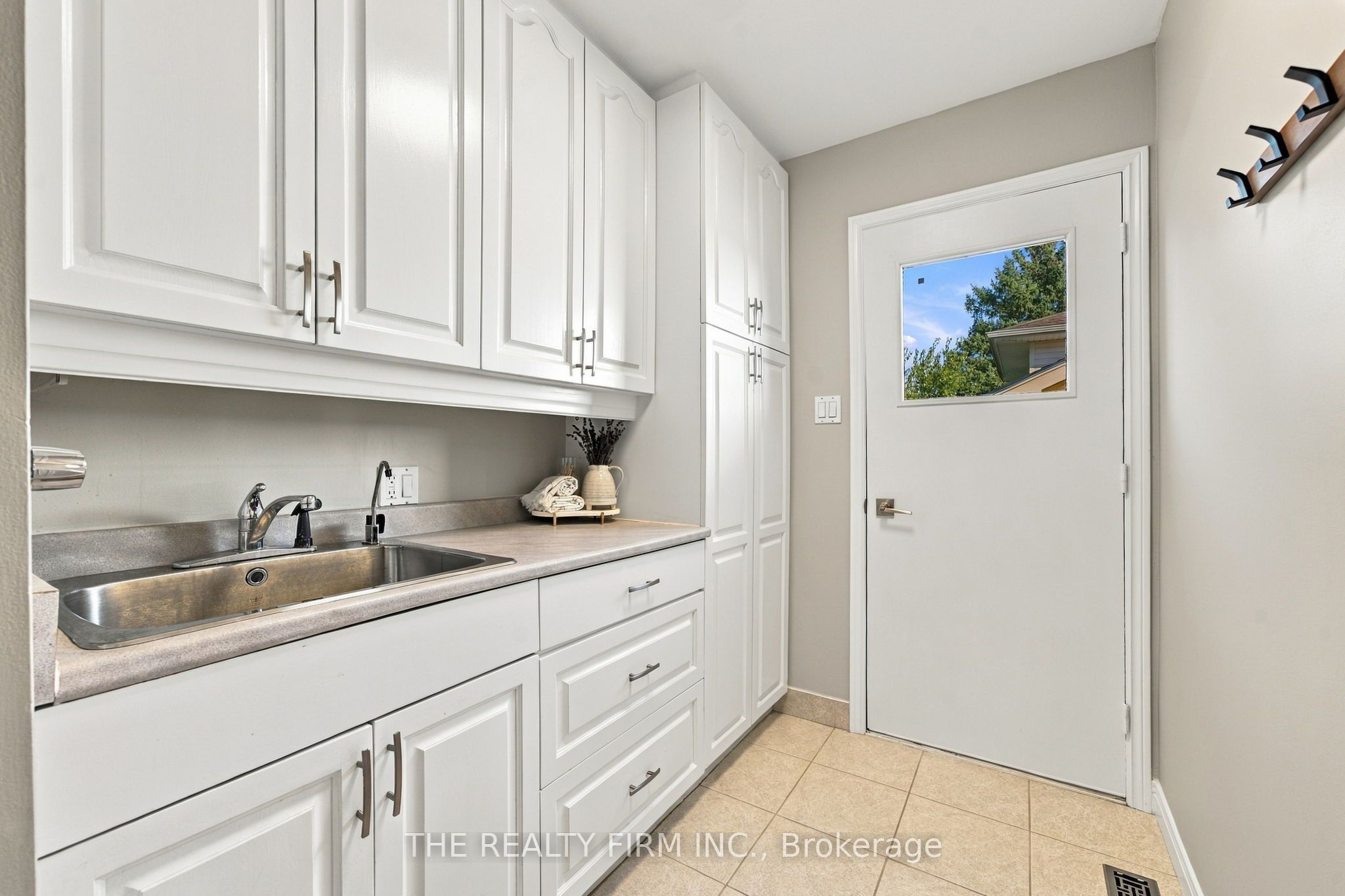 43 Fairlane Crescent Property Photo 18