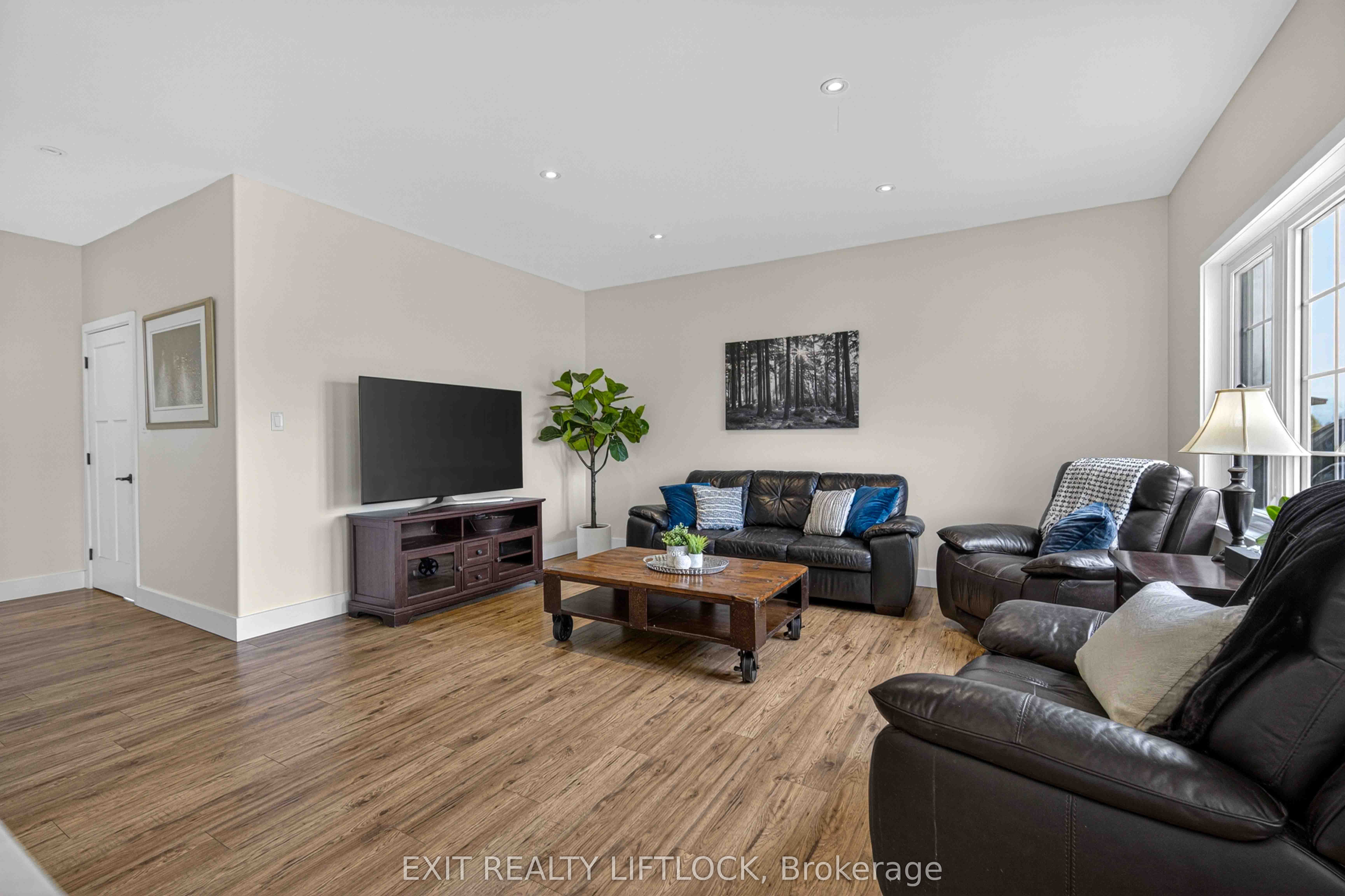 1479 Webster Road Property Photo 10