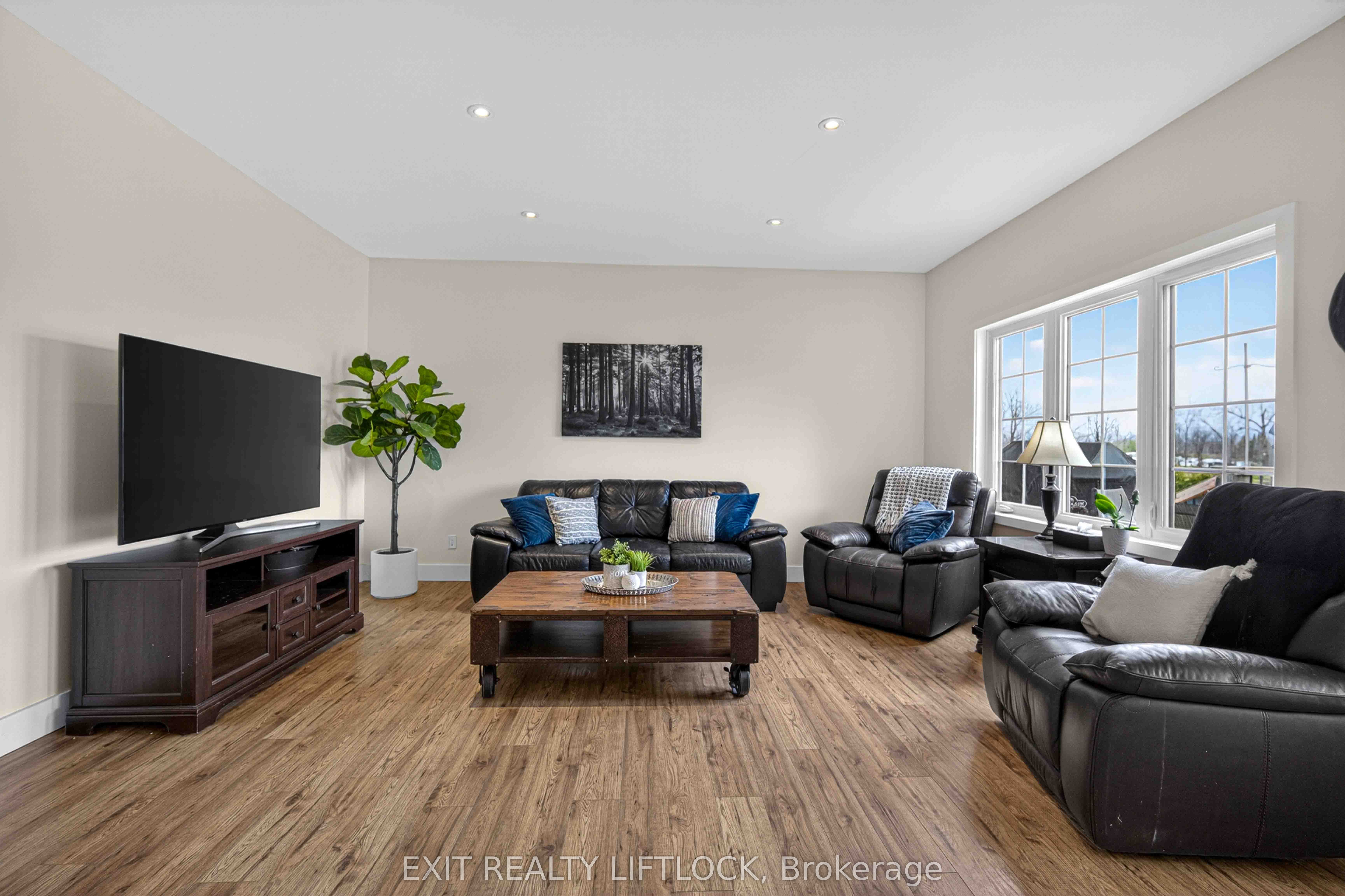 1479 Webster Road Property Photo 12
