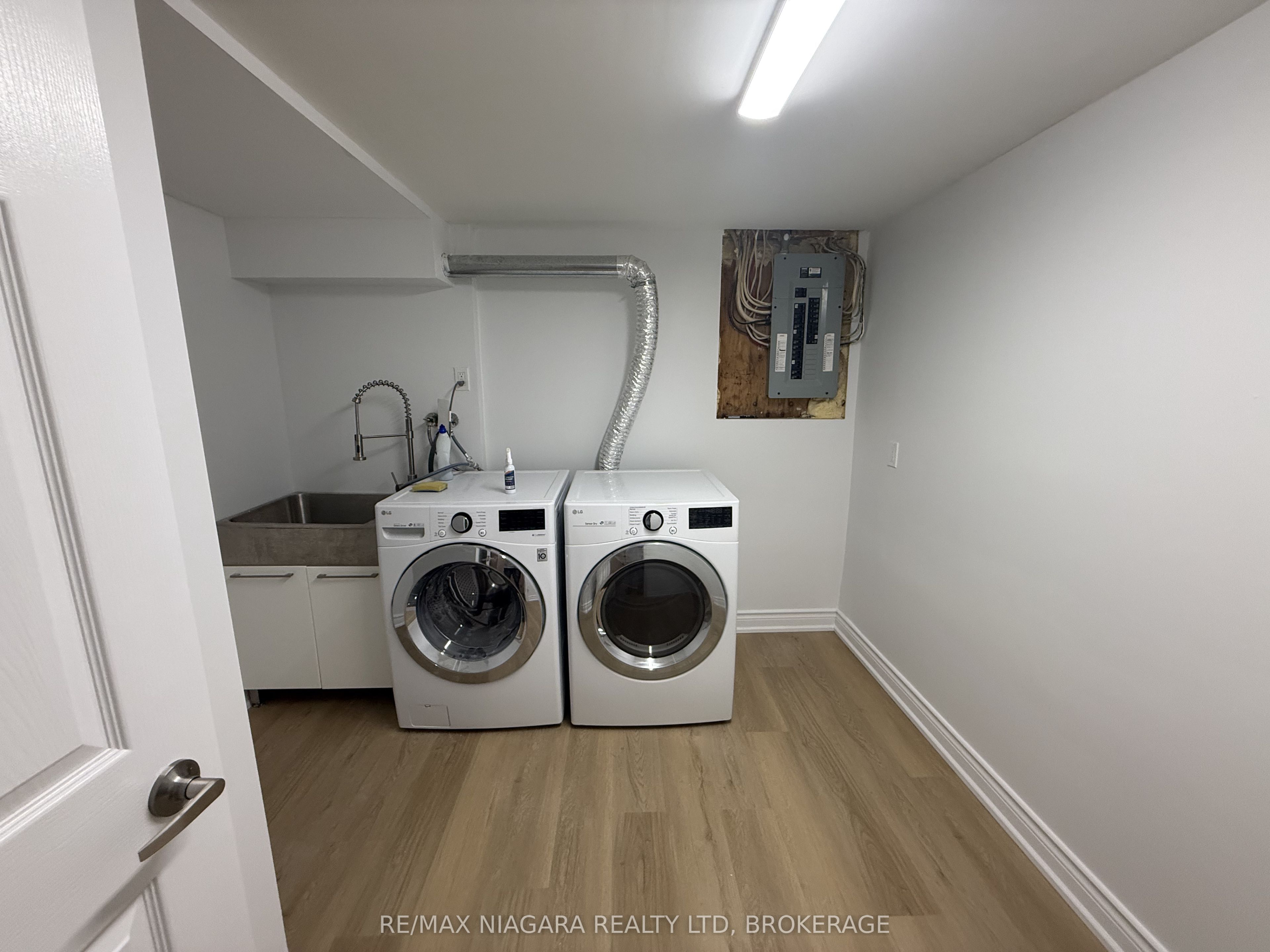 80 Pearce Avenue Property Photo 16