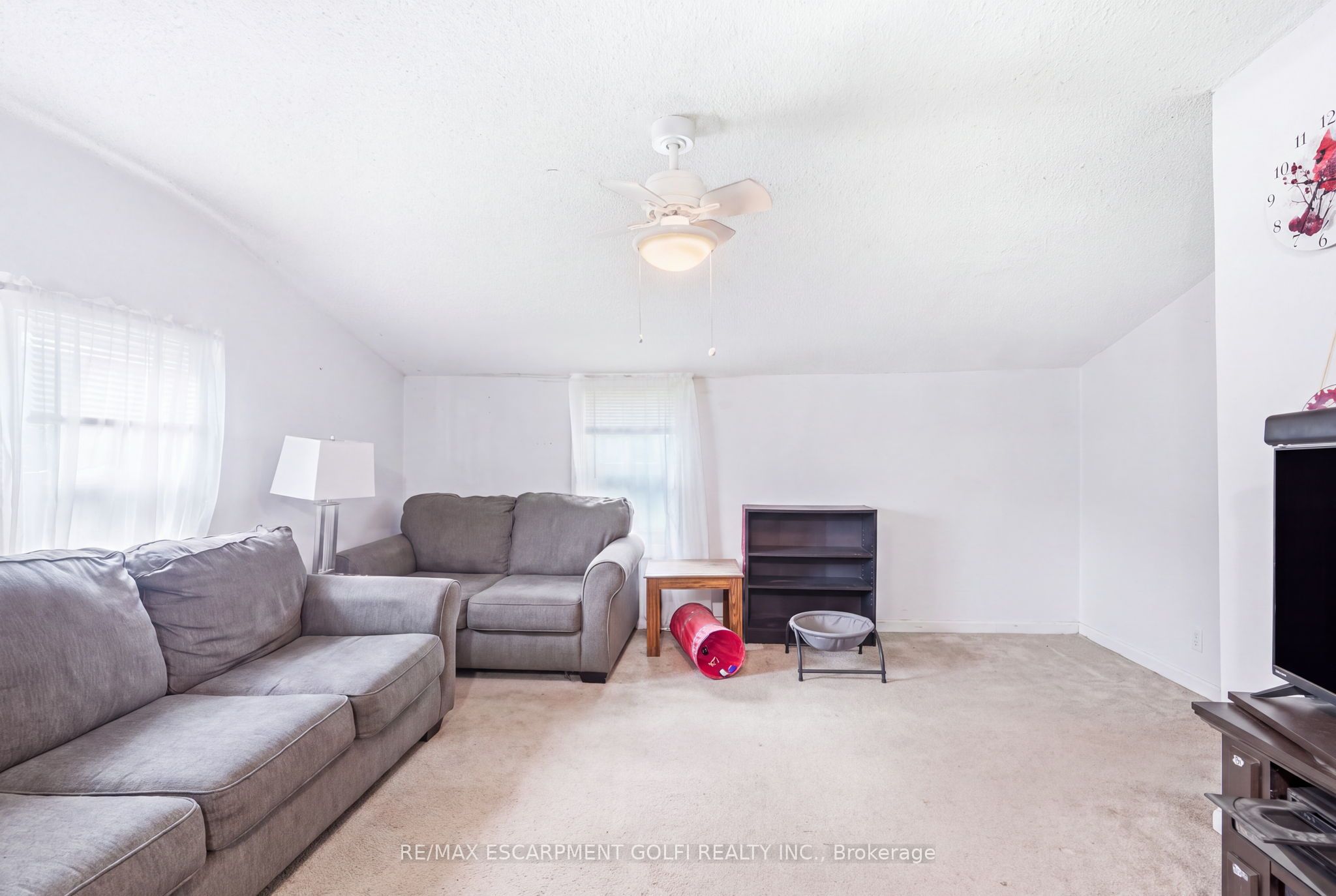 56 Welland Avenue Property Photo 4
