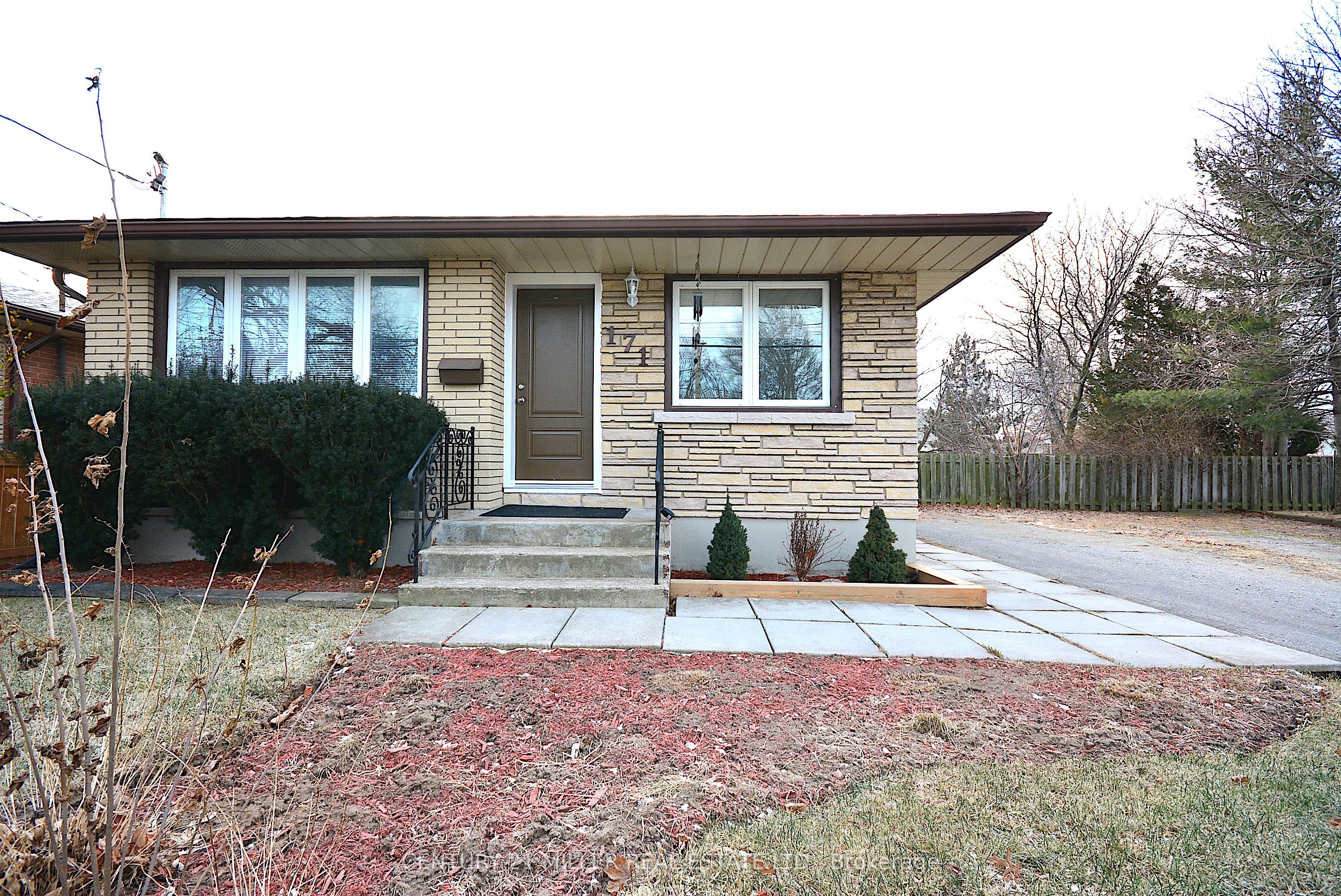 171 Rykert Street 2 Property Photo 1