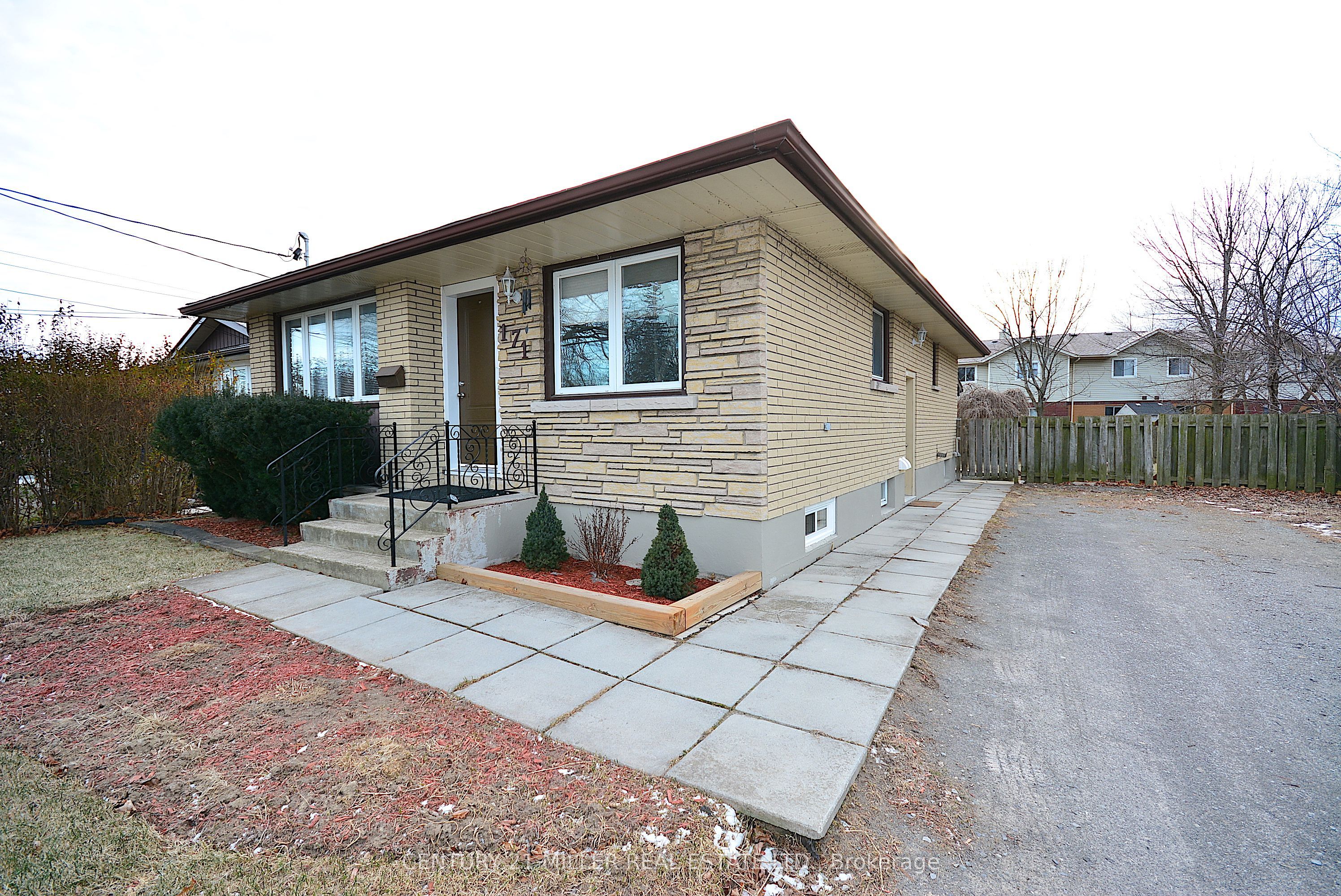 171 Rykert Street 2 Property Photo 2