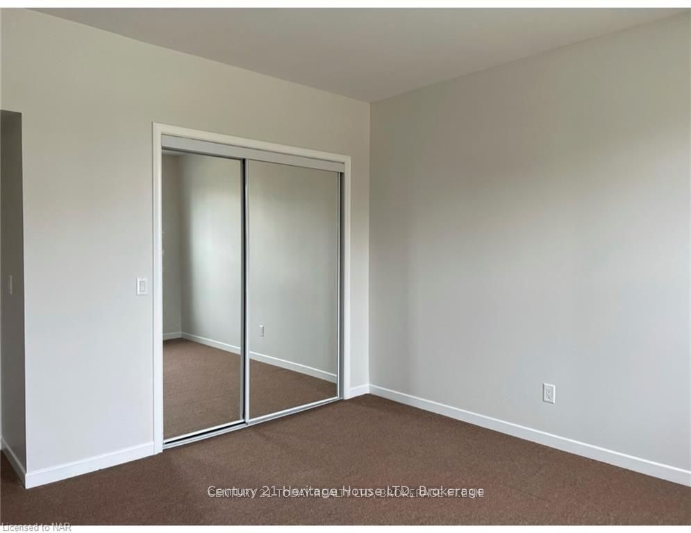 61 Phipps Street Lower Property Photo 11