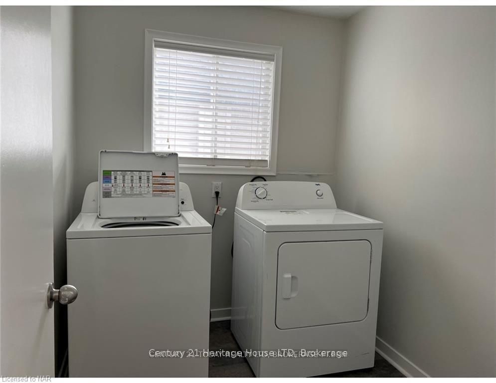 61 Phipps Street Lower Property Photo 15