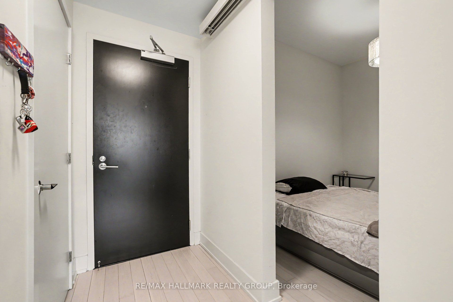 98 Richmond Road 504 Property Photo 5