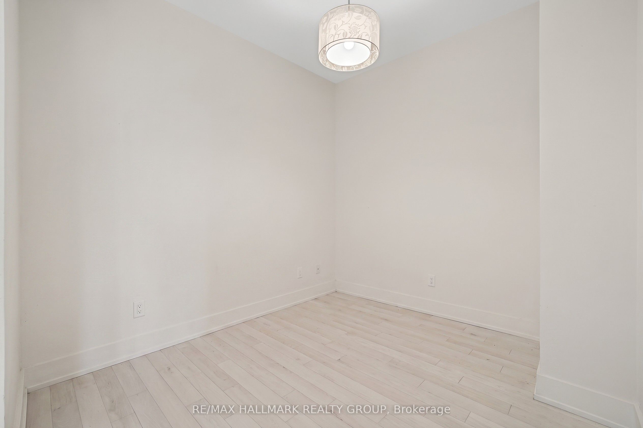 98 Richmond Road 504 Property Photo 6