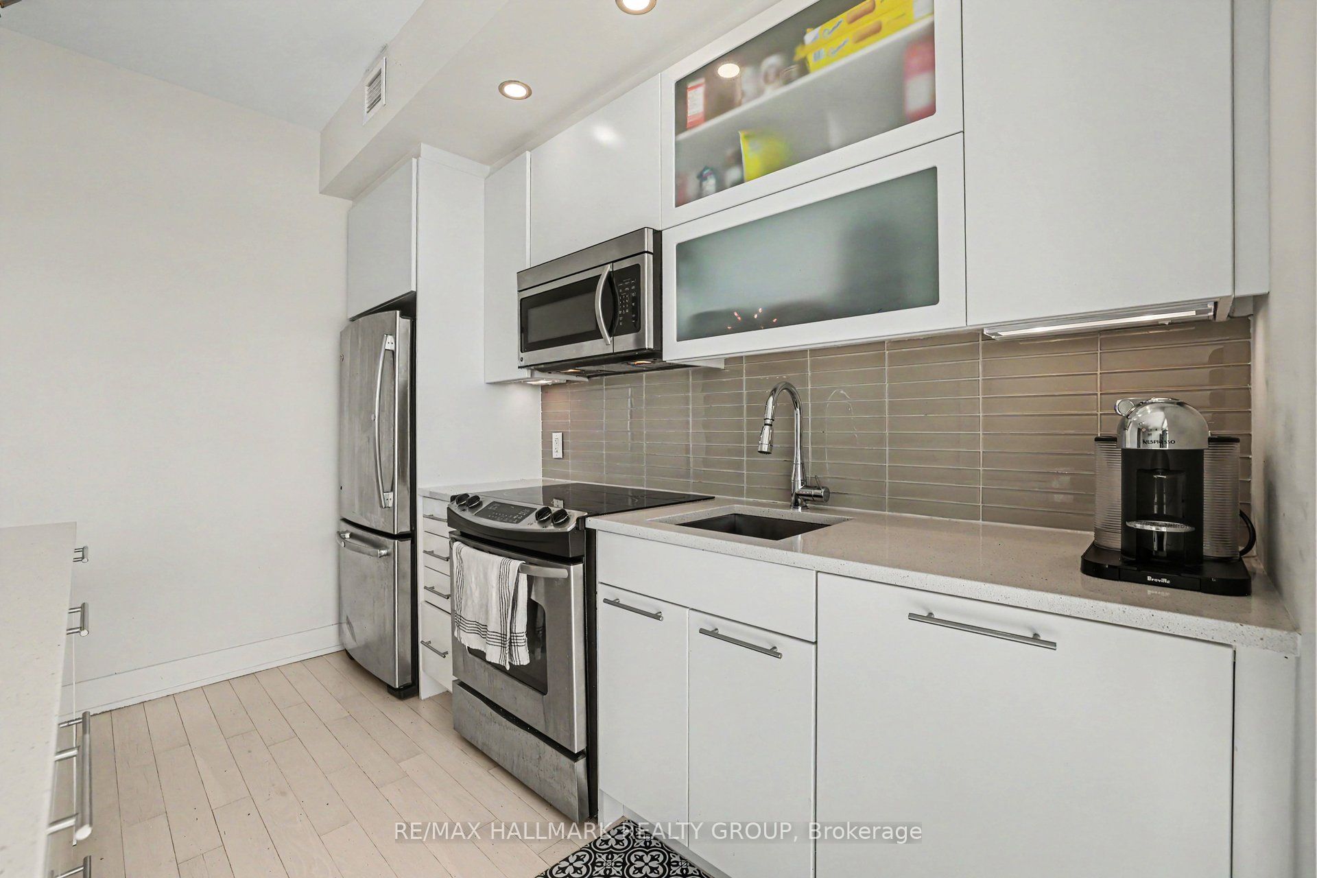 98 Richmond Road 504 Property Photo 13