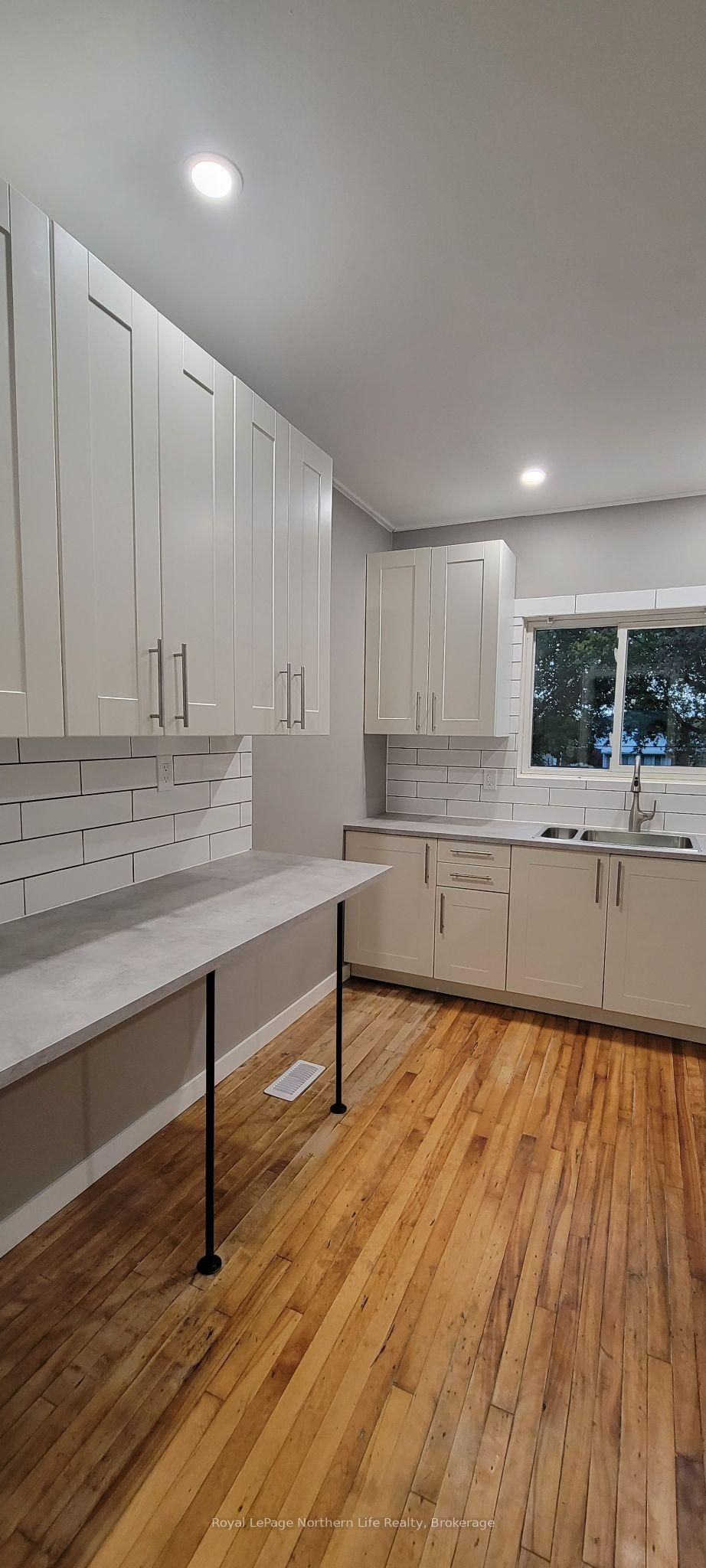 841 Worthington Street E Property Photo 9