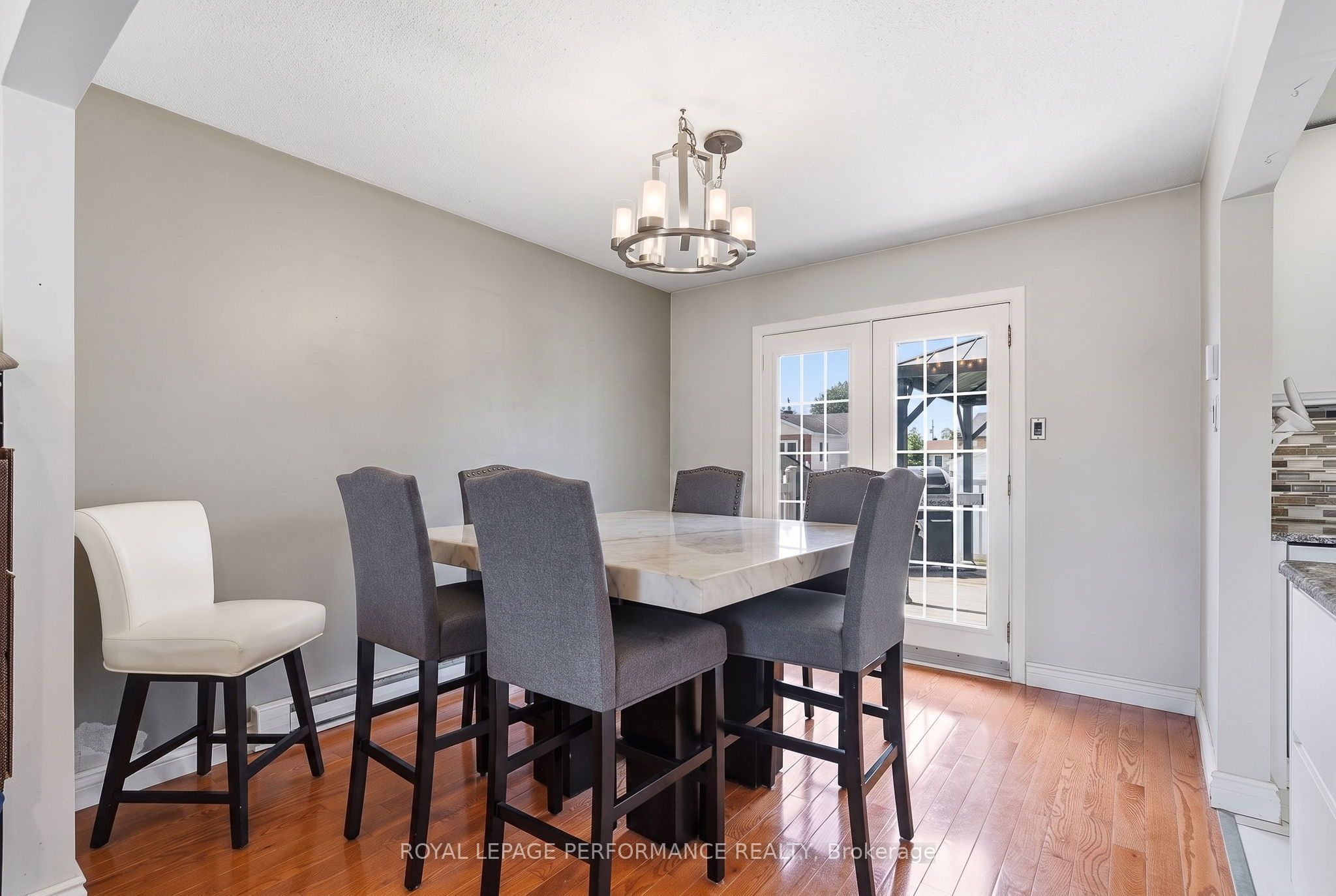 321 Sainte-anne Street Property Photo 8