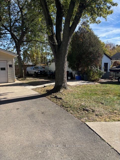 4354 Third Avenue Property Photo 3