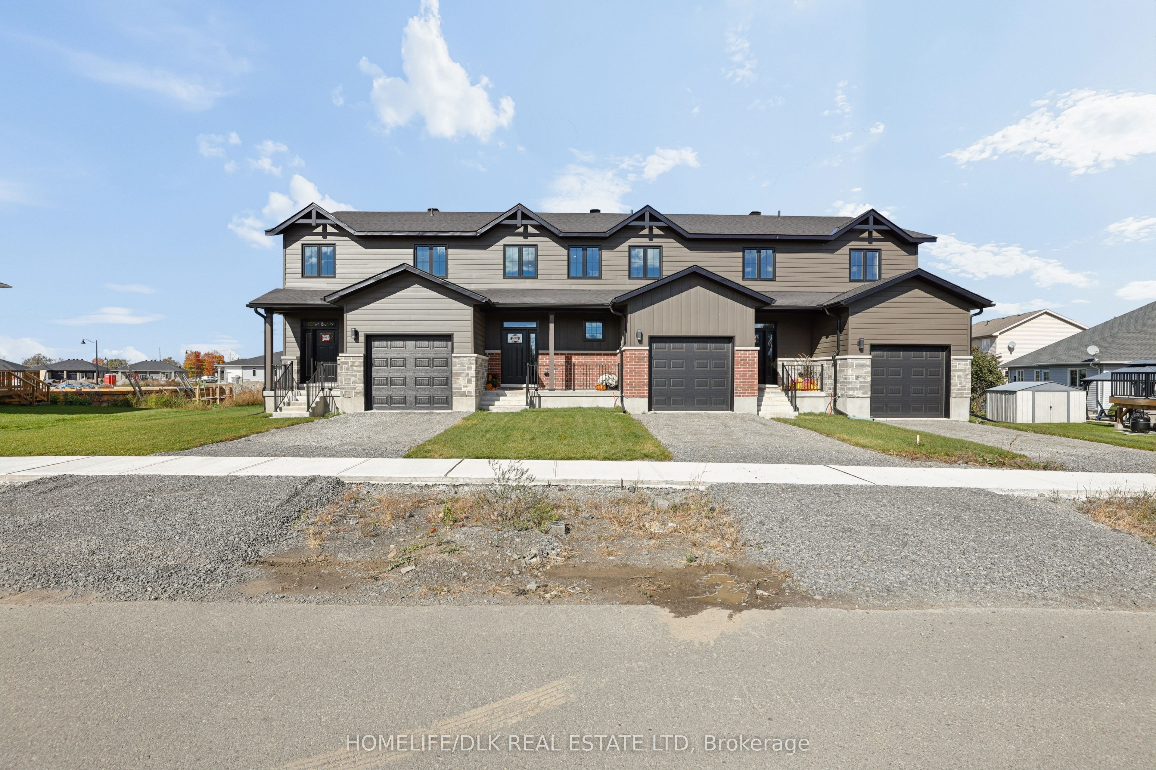1009 Dobbie Street Property Photo 3