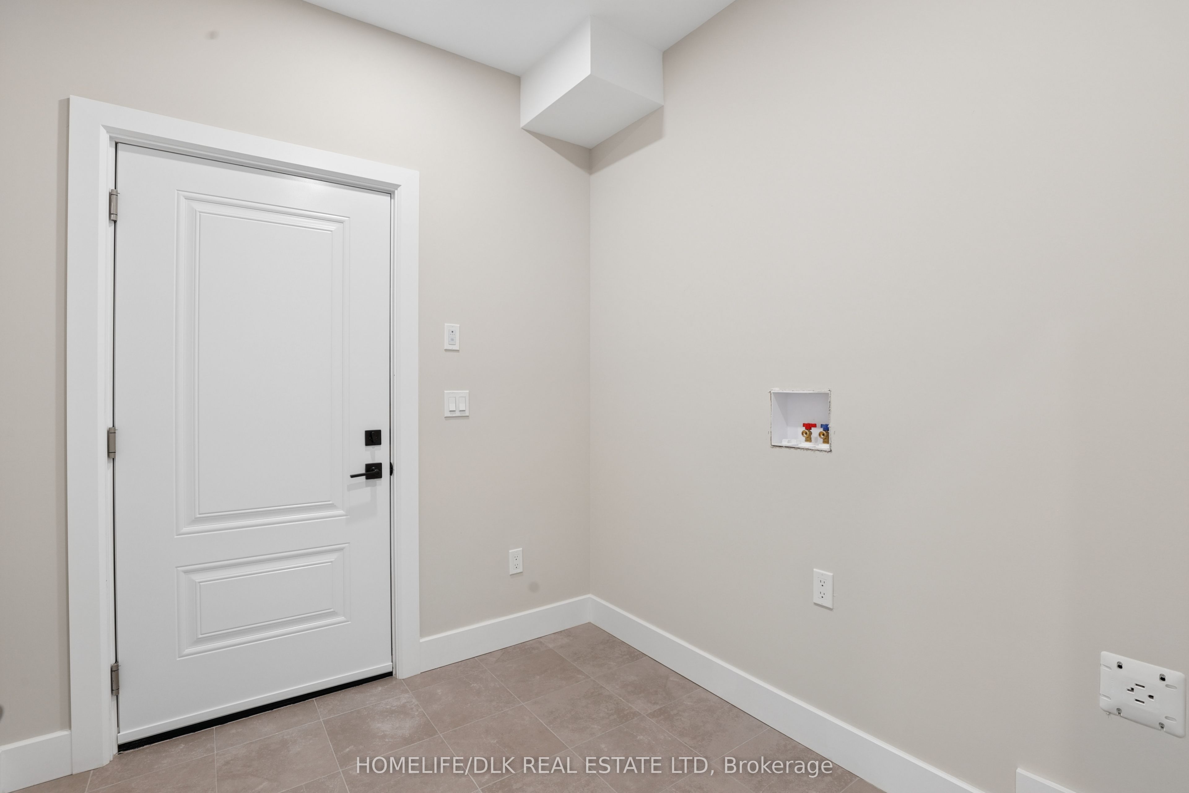 1009 Dobbie Street Property Photo 10