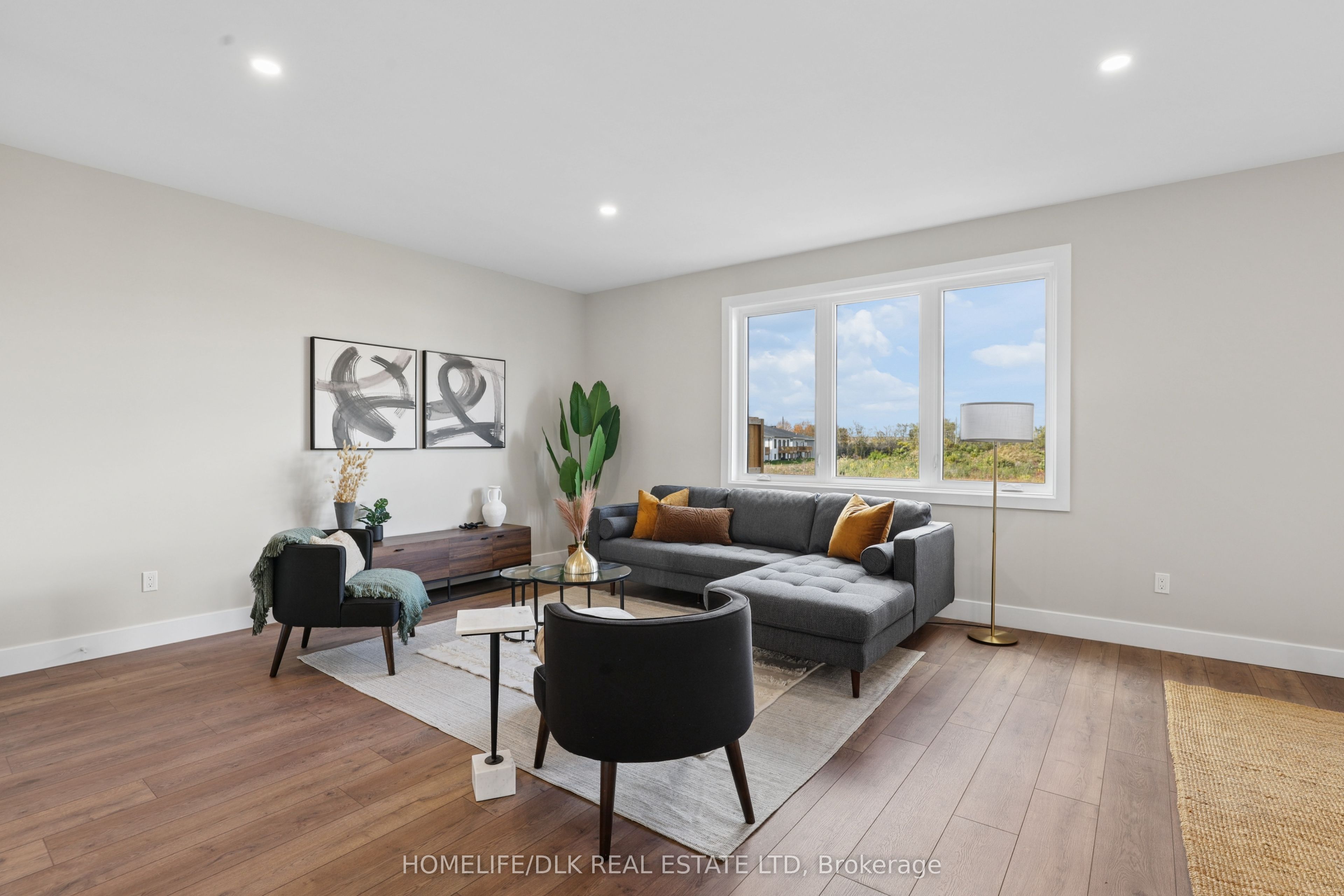1009 Dobbie Street Property Photo 12