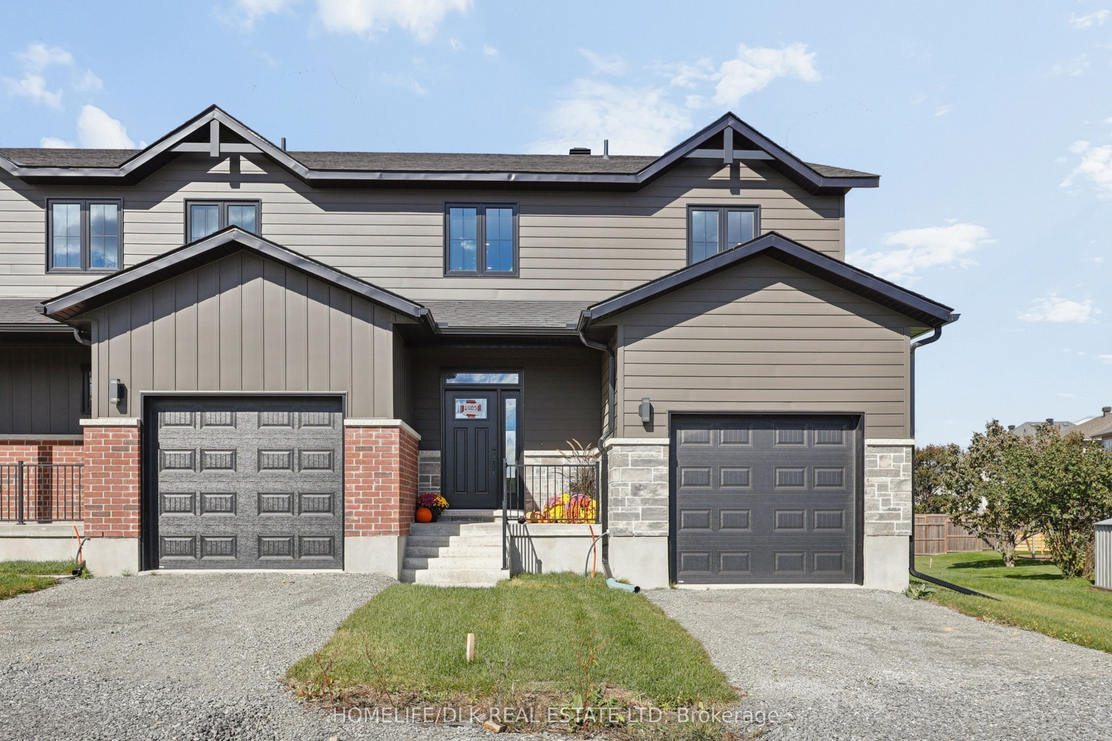 1005 Dobbie Street Property Photo 2