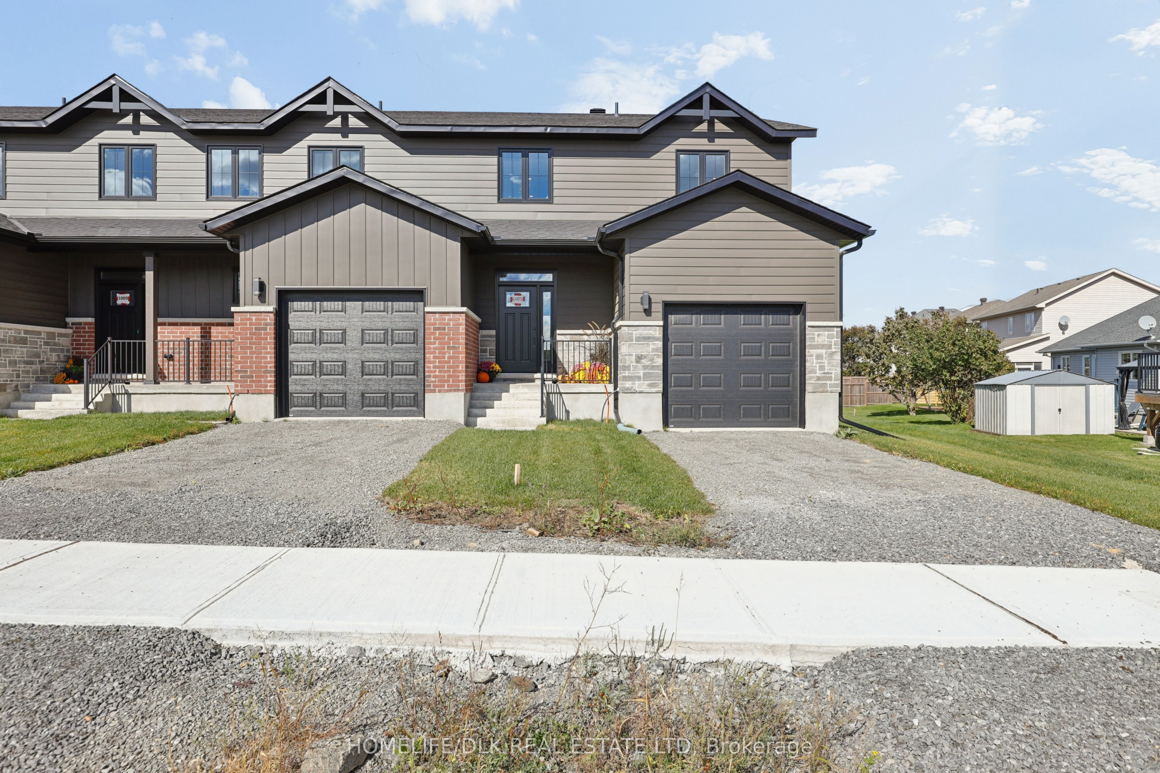 1005 Dobbie Street Property Photo 4