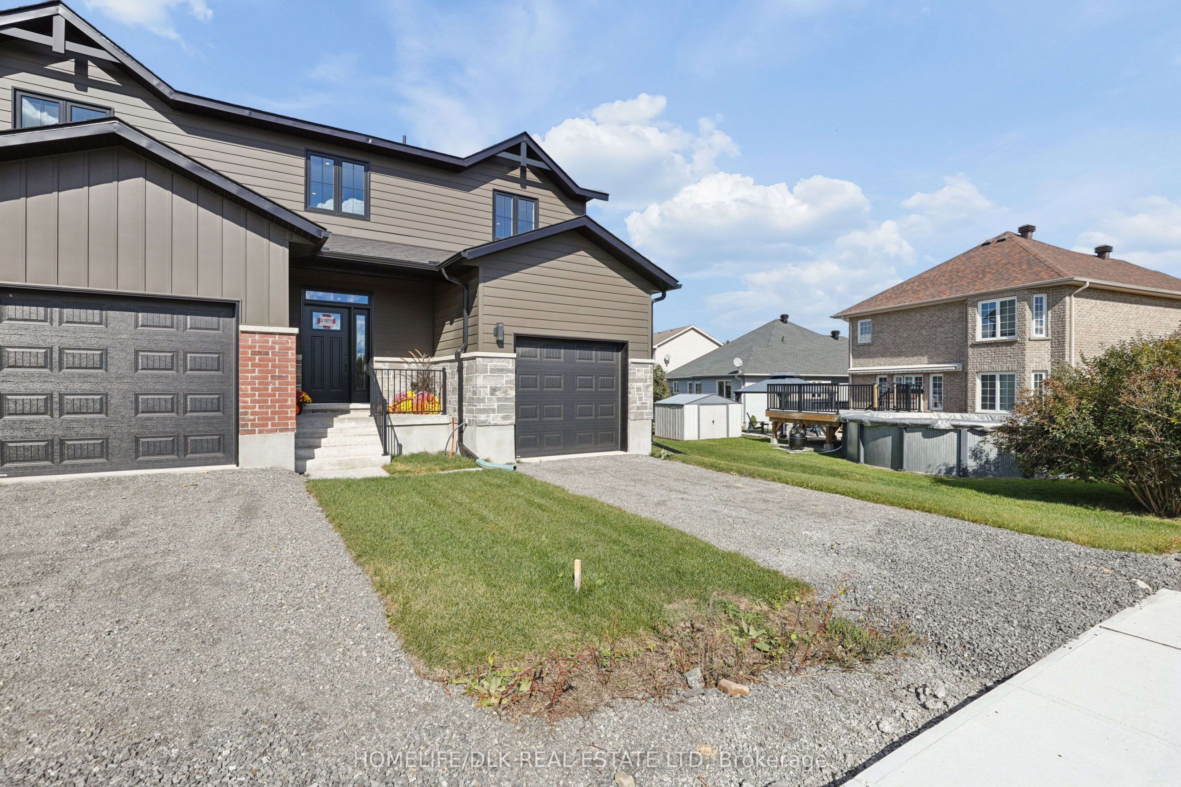 1005 Dobbie Street Property Photo 5