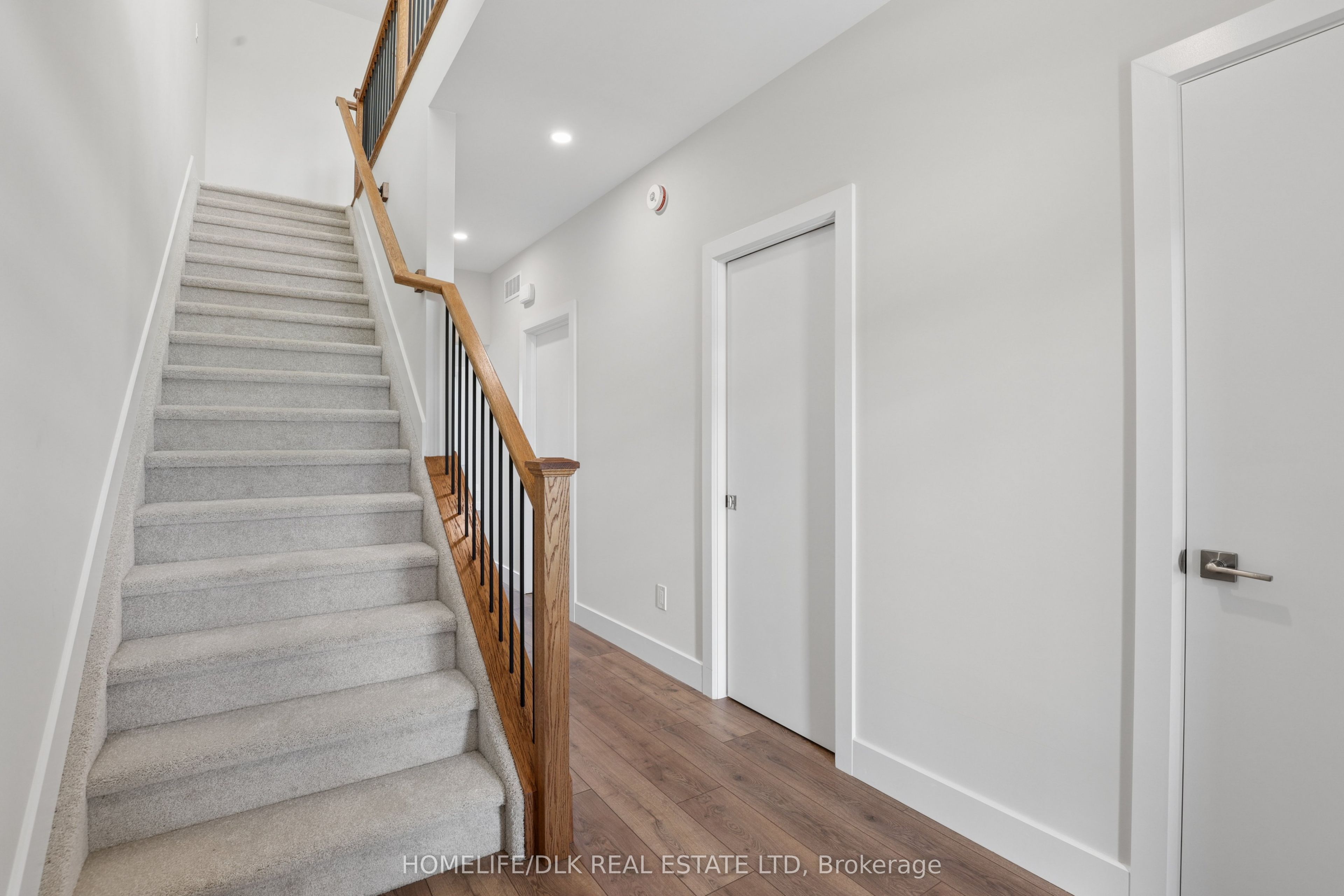 1005 Dobbie Street Property Photo 7