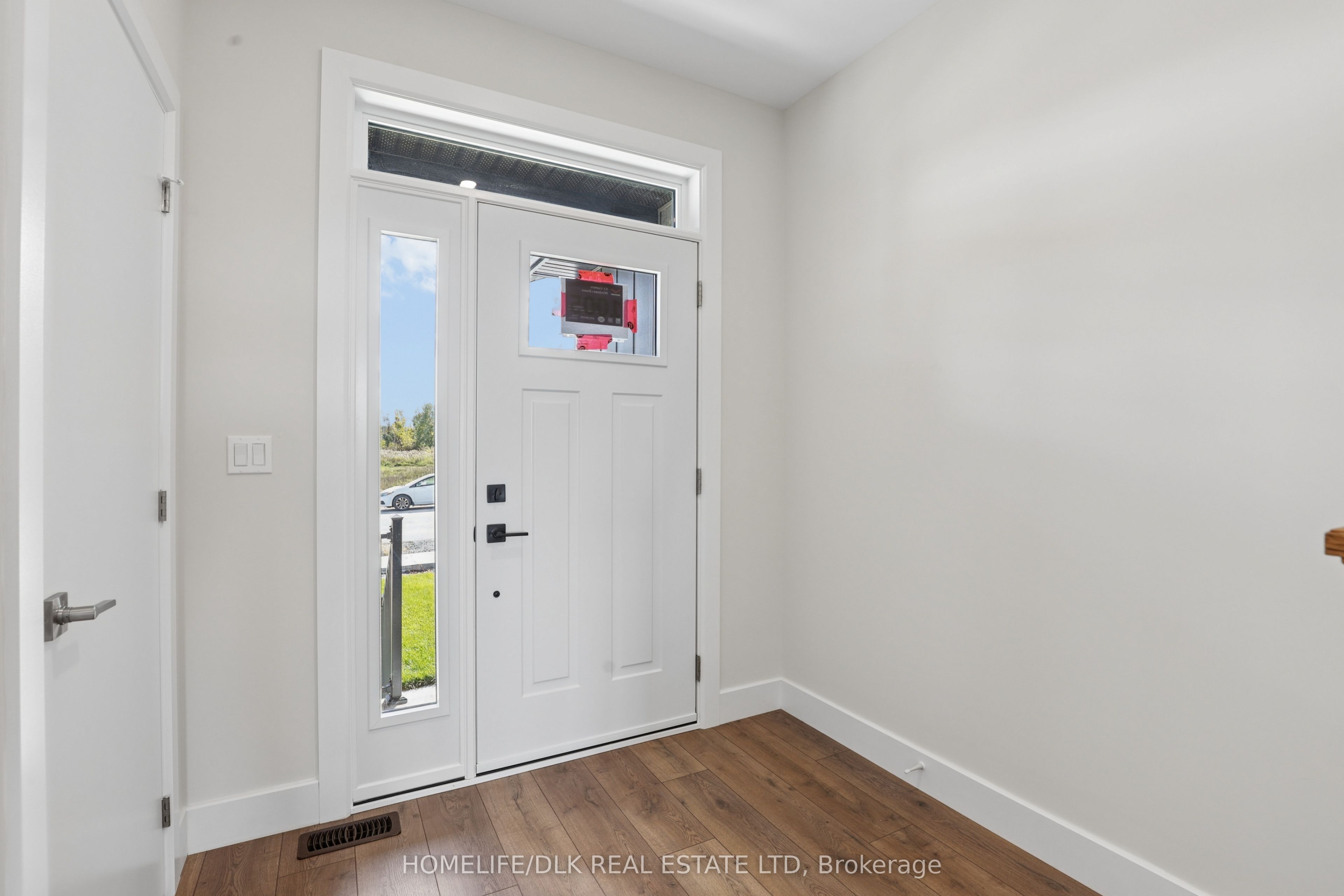 1005 Dobbie Street Property Photo 8